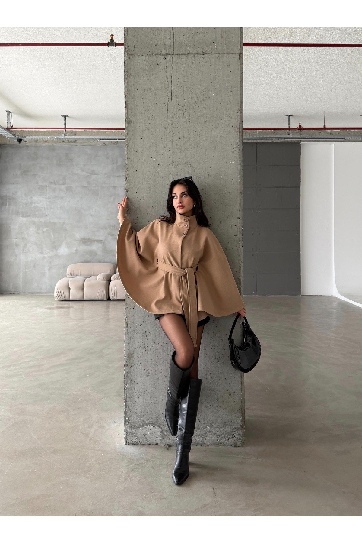 Kadın Viral Model Dik Yaka Kemer Detaylı İthal Kaşe Düğmeli Panço Ceket Kaban