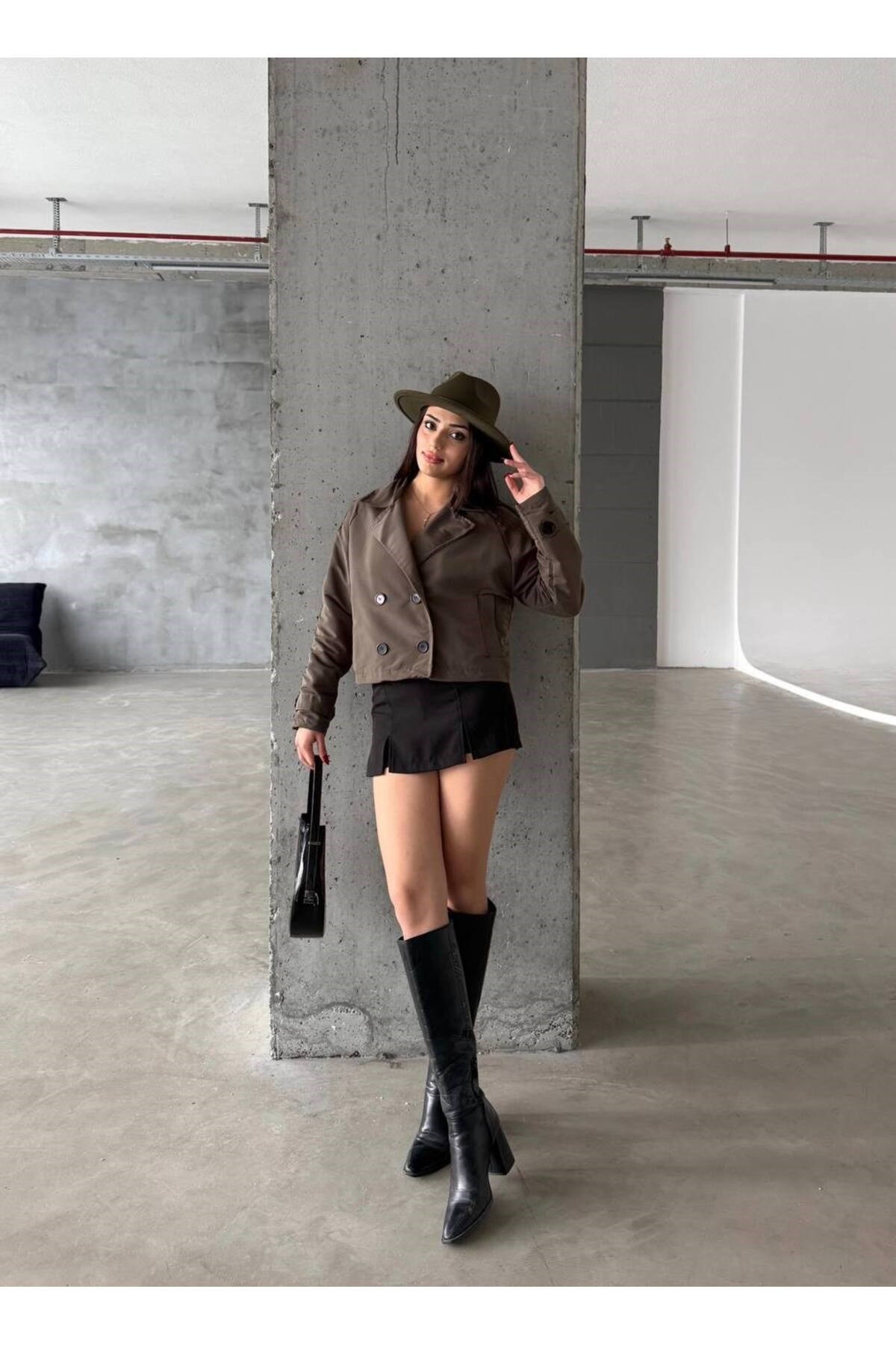 Kadın Viral Model Kısa Trençkot