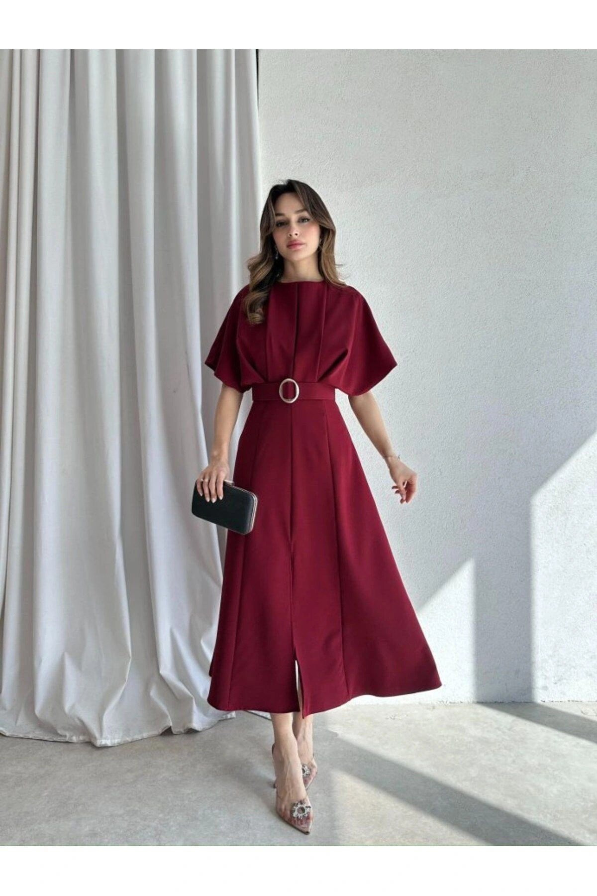 KEMER DETAYLI MİDİ ELBİSE BORDO RENK ELBİSE