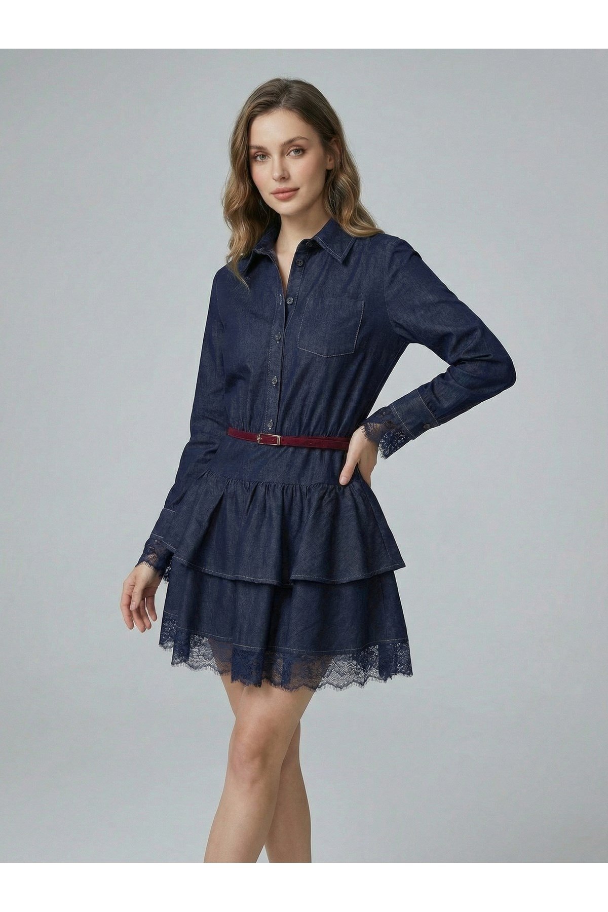 Kemerli Gömlek Yaka Dantel Garnili Jean Elbise Romantik Stil Mini Denim Elbise