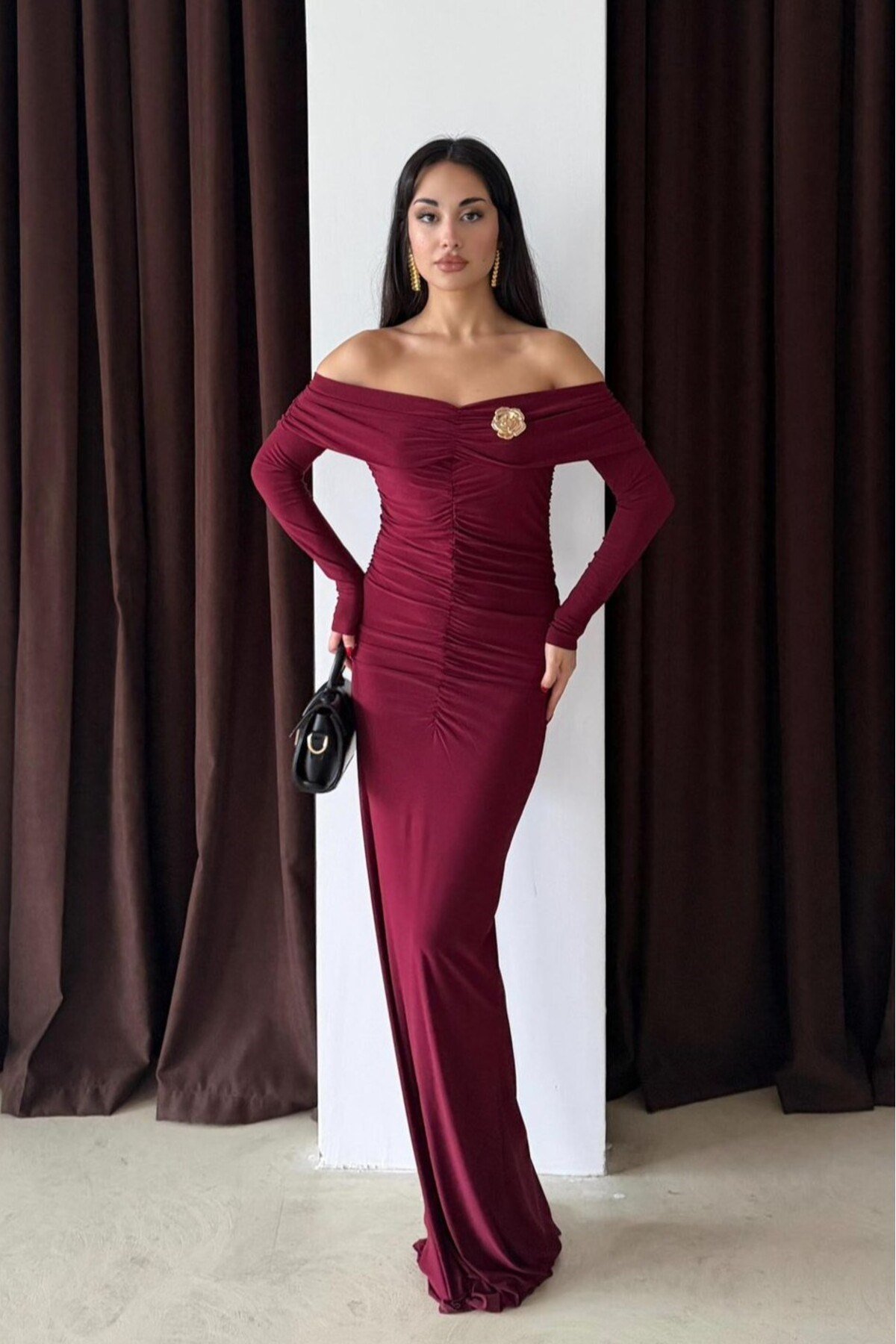 Madonna Yaka Toka Detaylı Maxi Boy Elbise