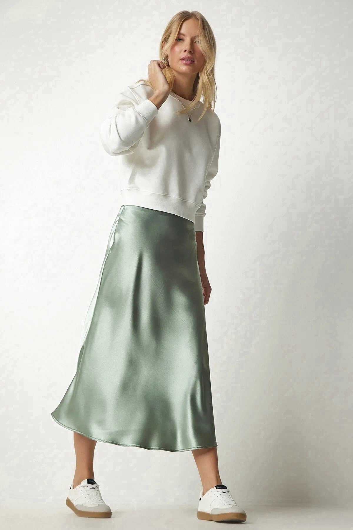 Mint saten etek
