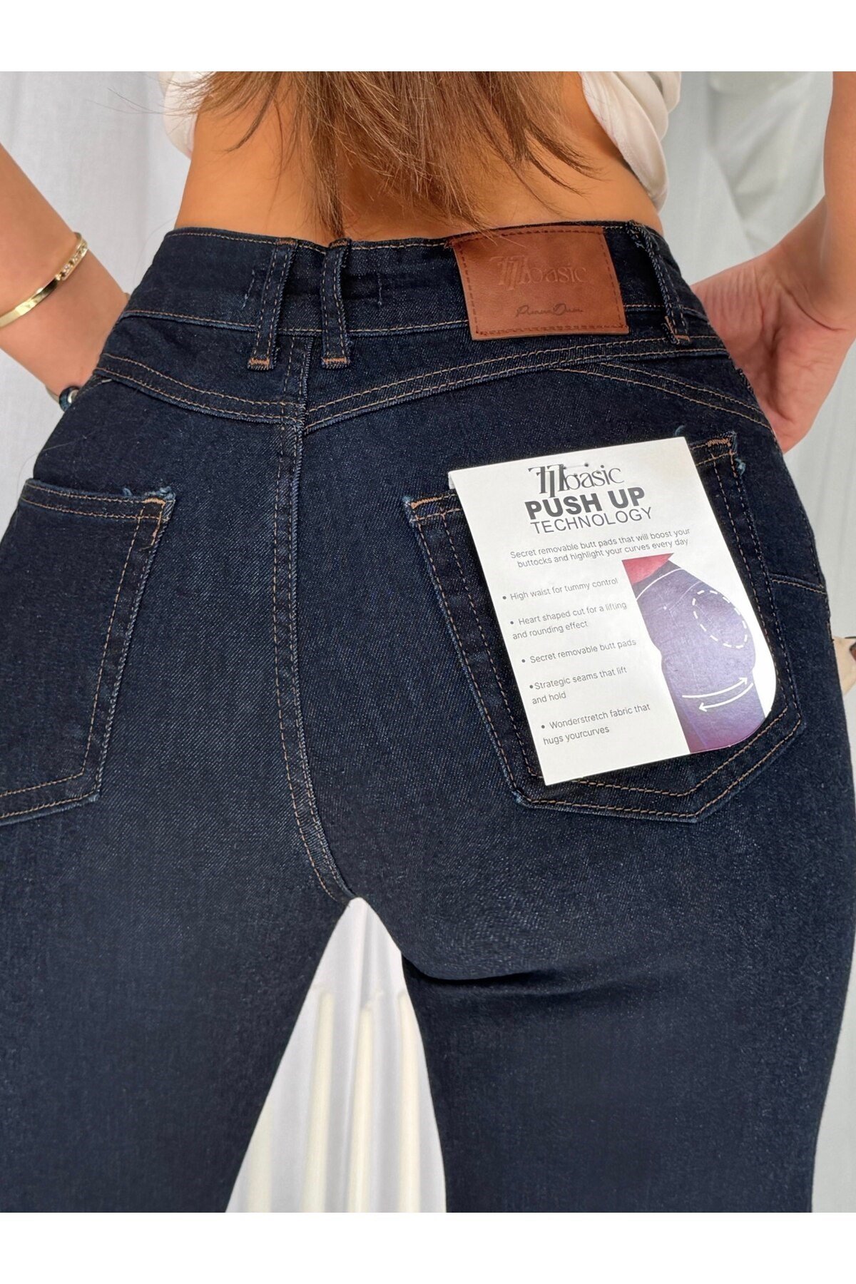 Yüksek Bel Kalça Şekillendirici Push-Up Özellikli Koyu Jean