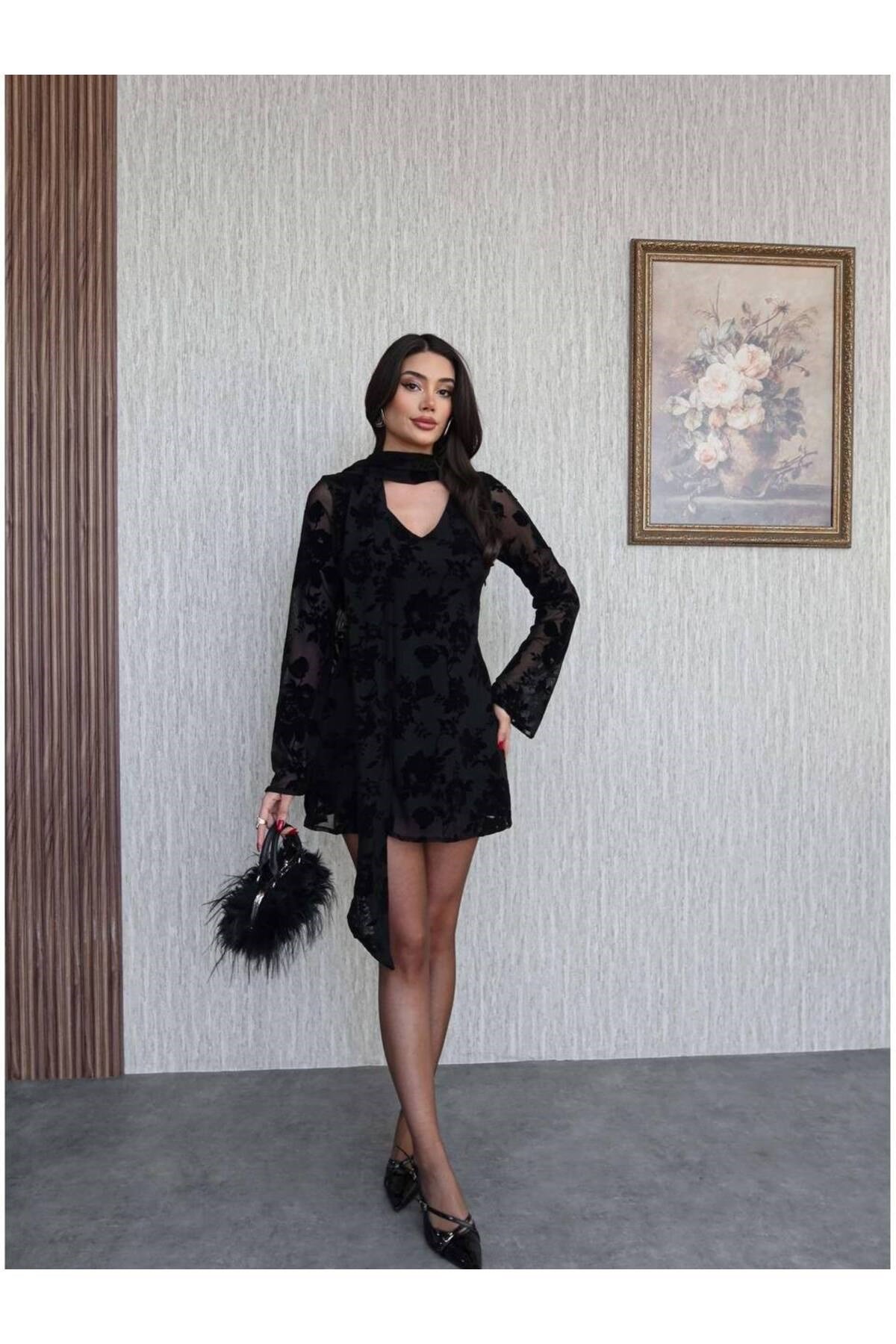 Zr Model Tül Detay Fularlı Elbise