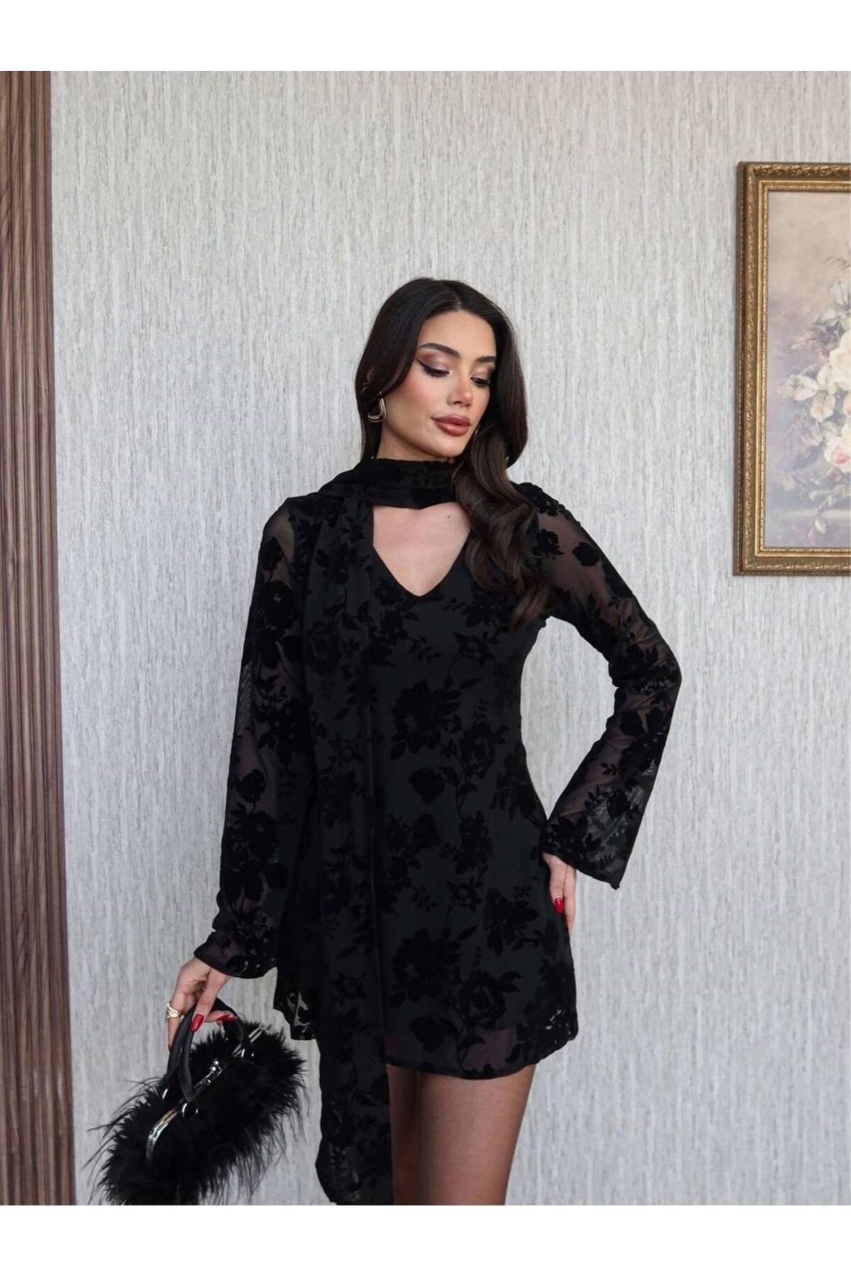 Zr Model Tül Detay Fularlı Elbise