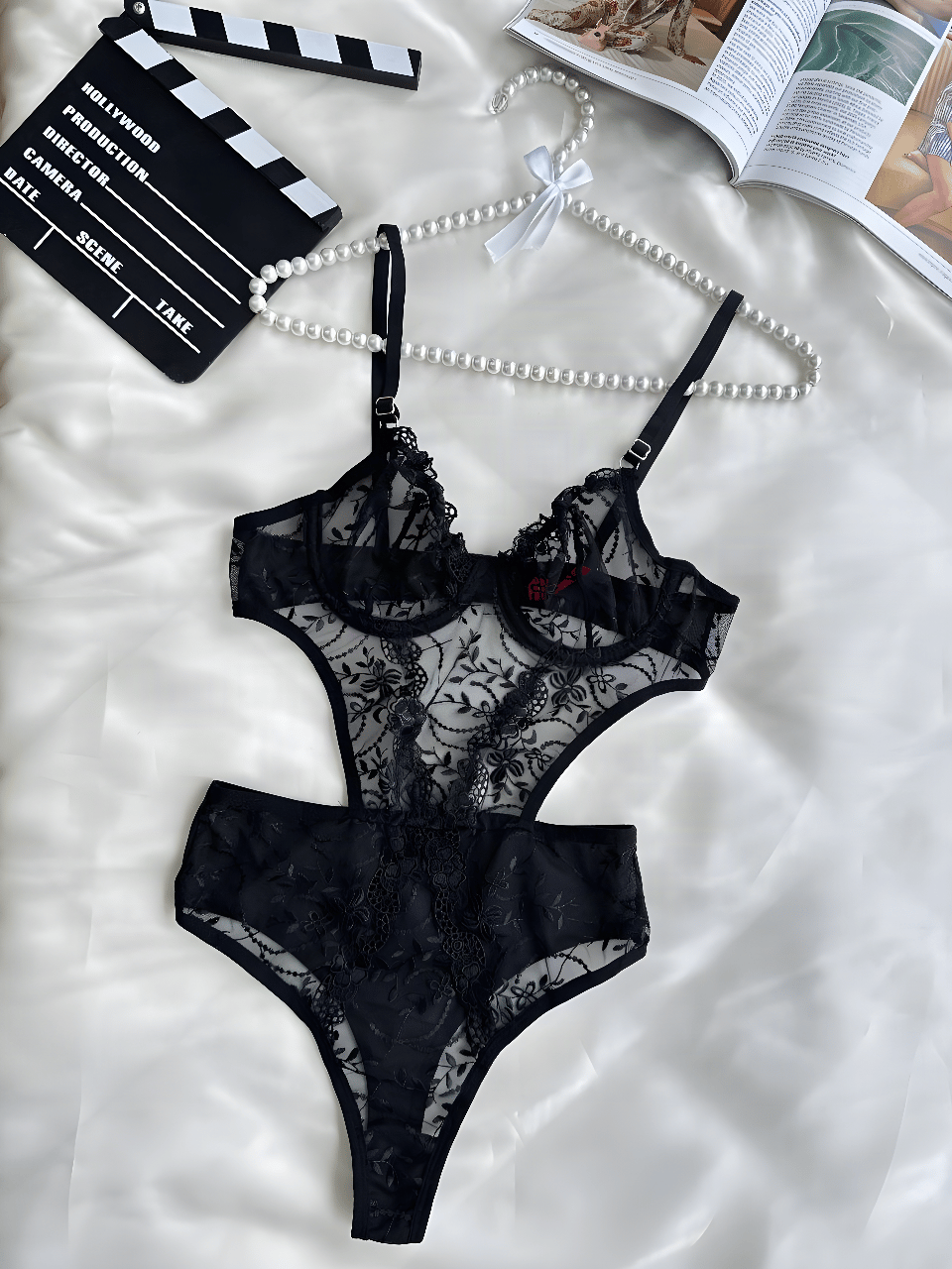 Black Ivy - Siyah Dantelli Bel Pencereli Body