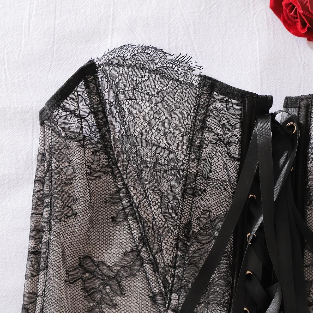 Lace Elegance - Ten Astar Üzeri Siyah Dantel Fantezi Korse Takım