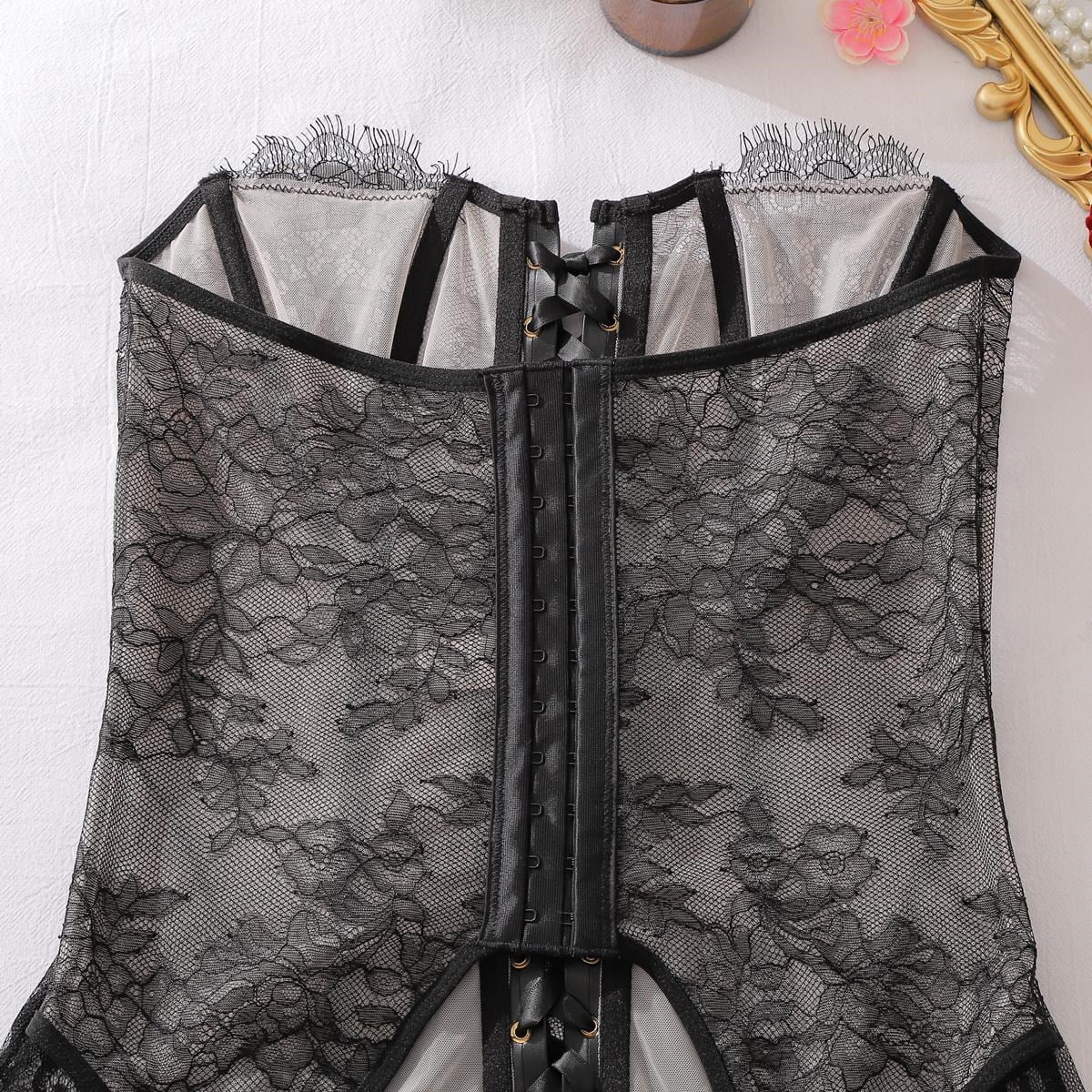 Lace Elegance - Ten Astar Üzeri Siyah Dantel Fantezi Korse Takım