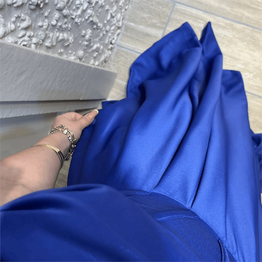 Velour Model Saks Mavisi