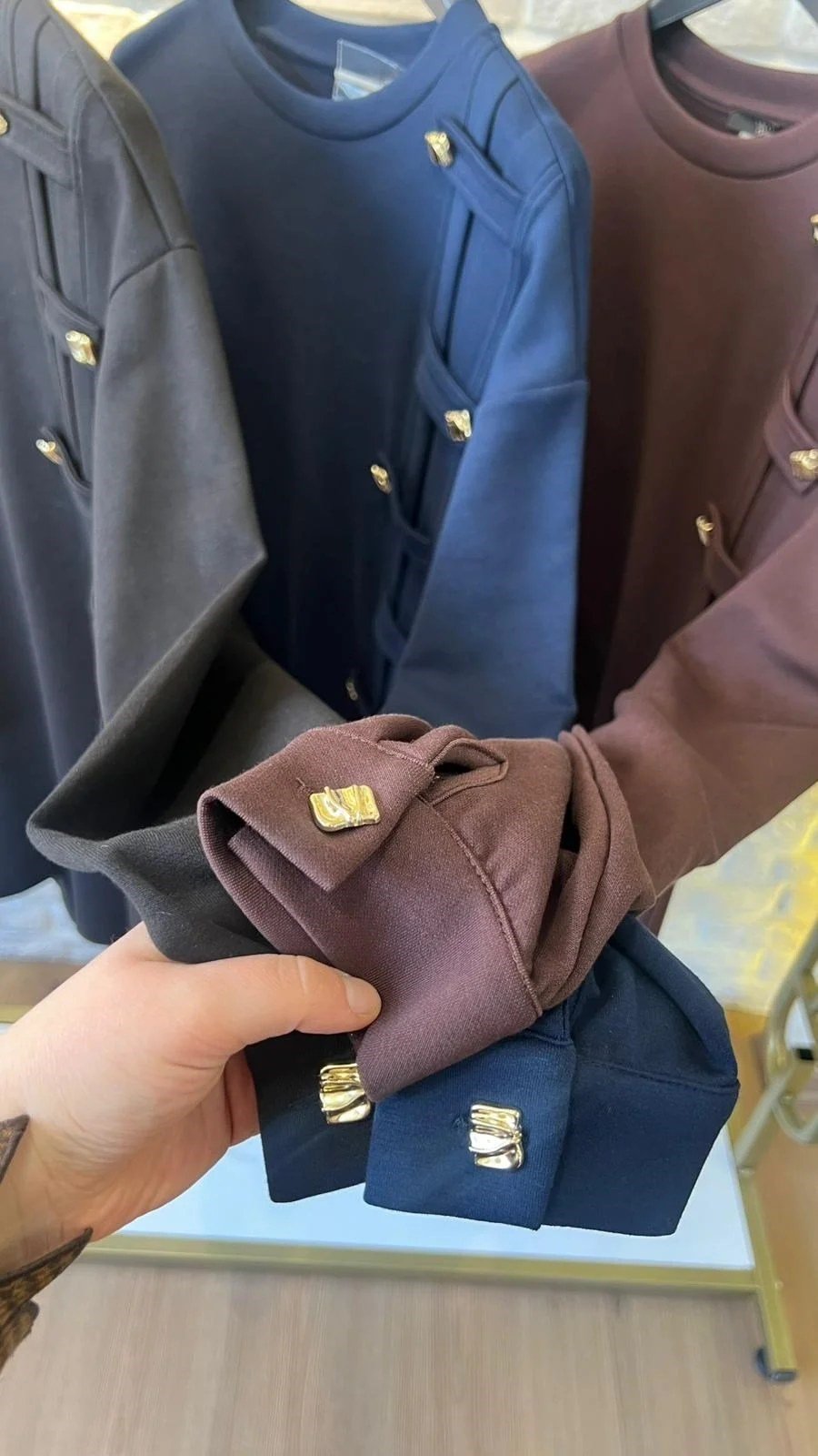 LEVİDOR GOLD DÜĞME DETAYLI SWEAT
