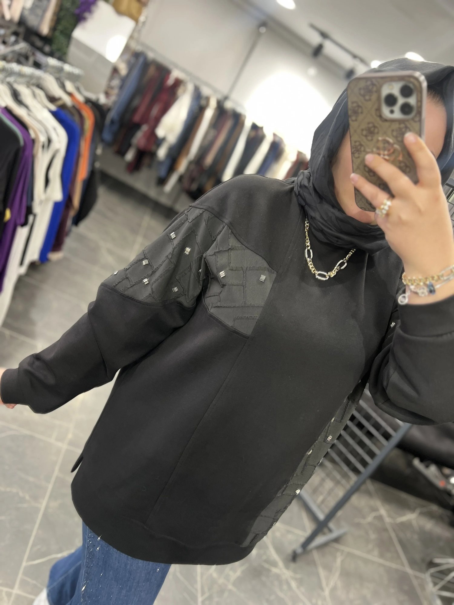 Levidor Jakarlı Boncuk İşlemeli Sweat