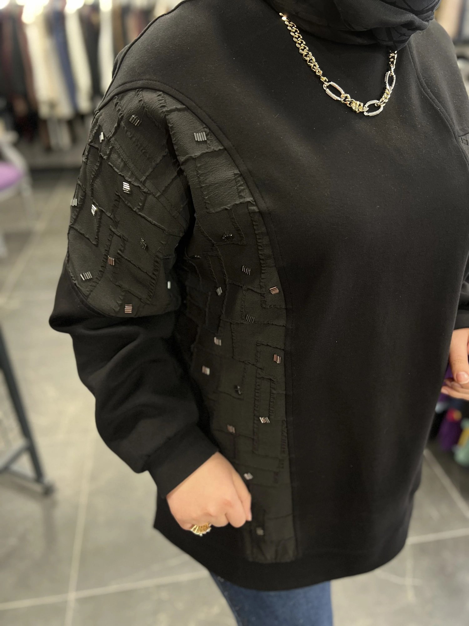 Levidor Jakarlı Boncuk İşlemeli Sweat
