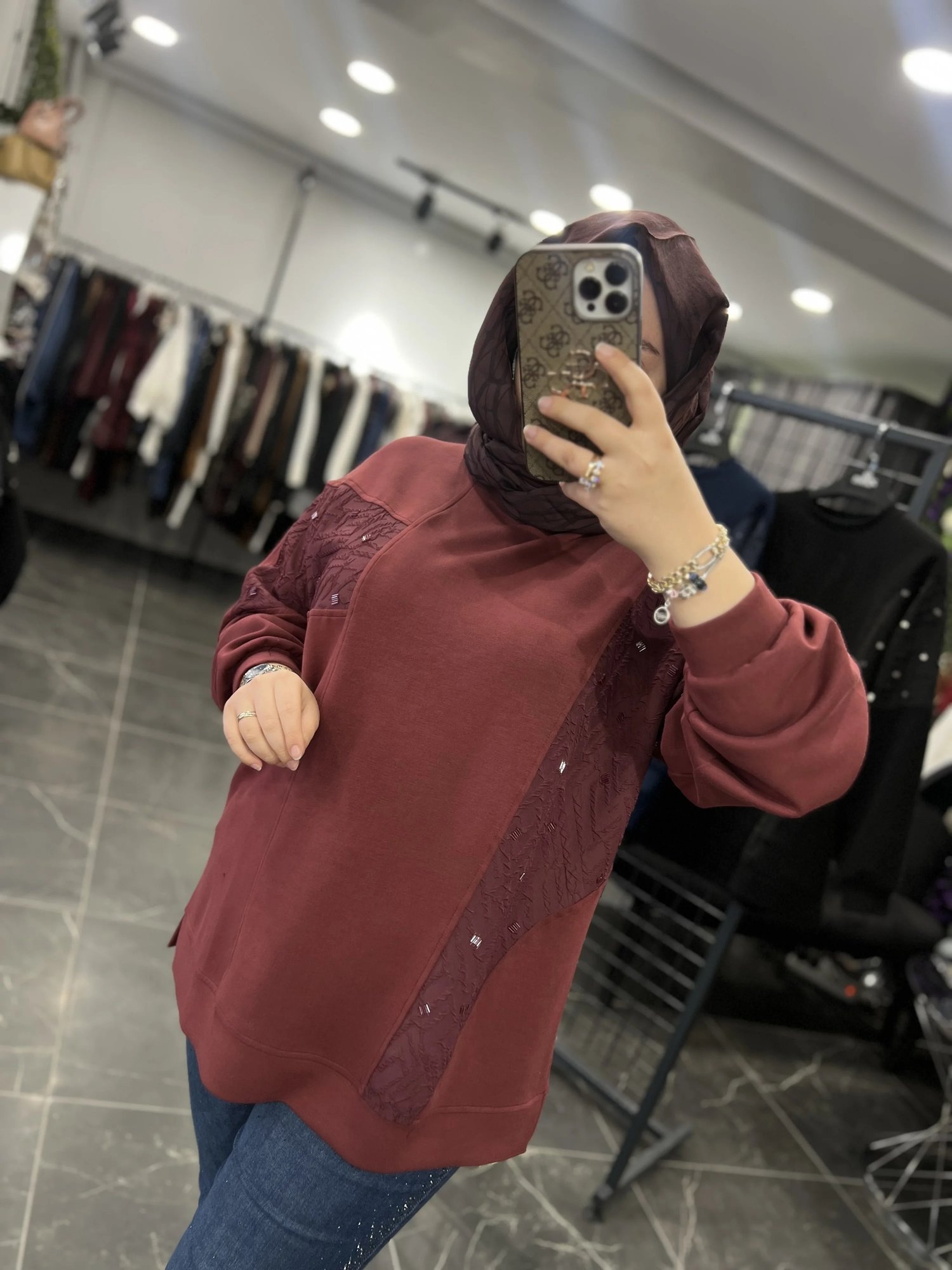 Levidor Jakarlı Boncuk İşlemeli Sweat
