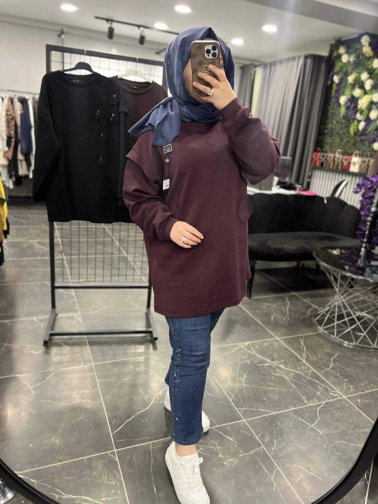 Levidor Yapraklı İşlemeli Sweat