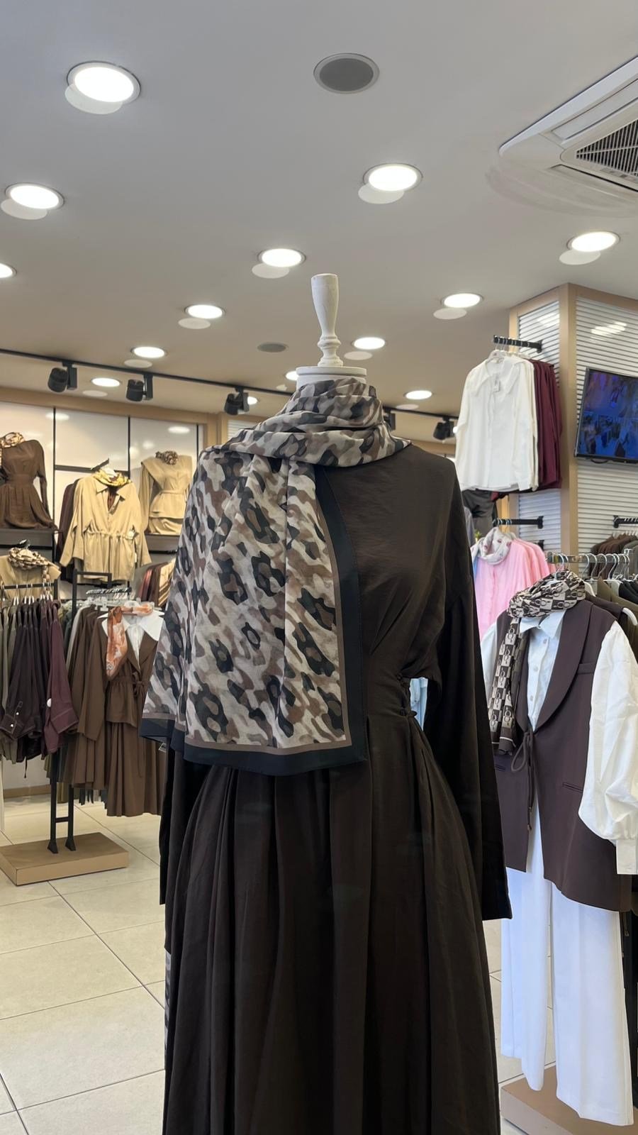 chic-intemporel-desenli-sal-siyah-399c-2.webp