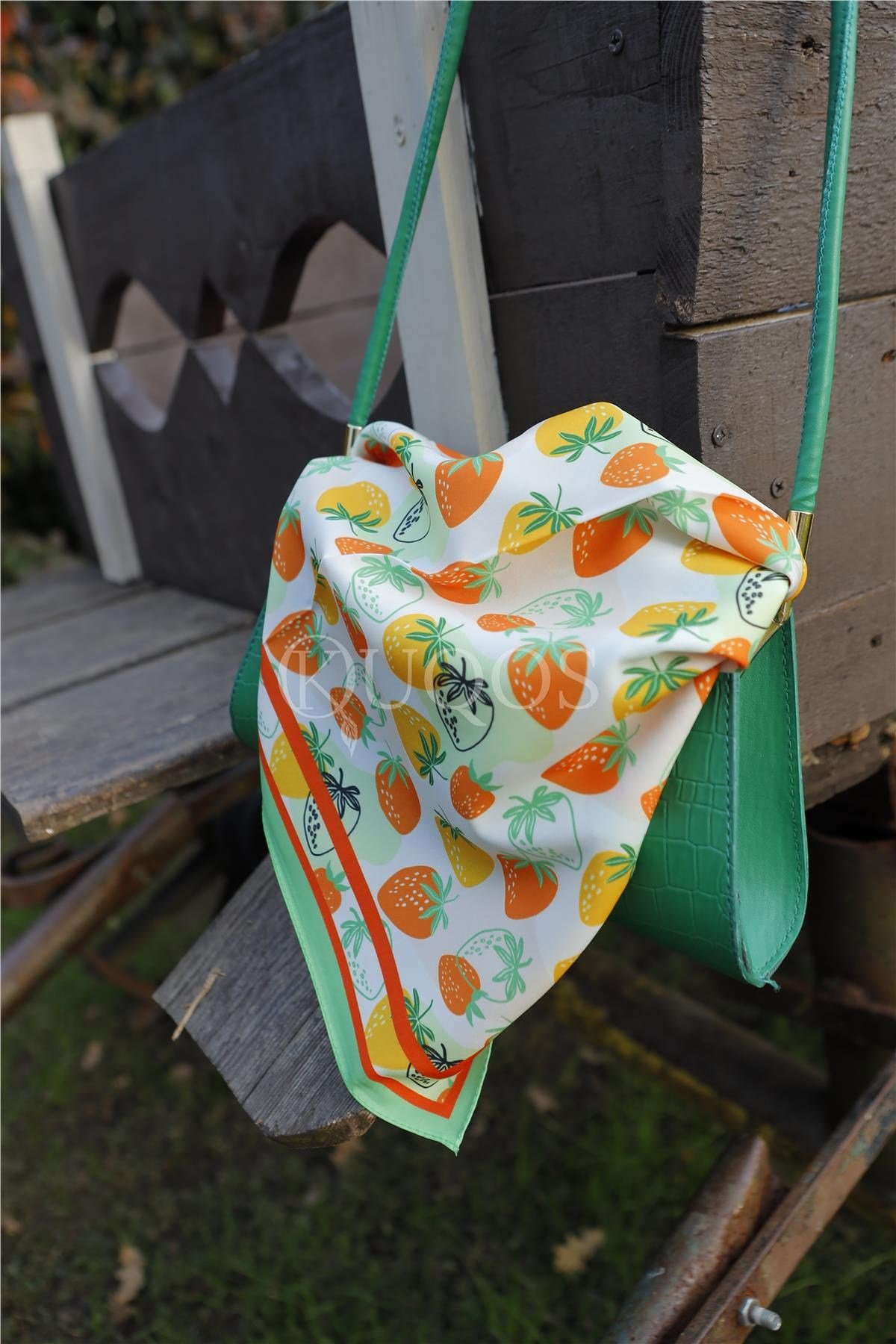 cilek-desenli-bandana-yesil-66038c.webp