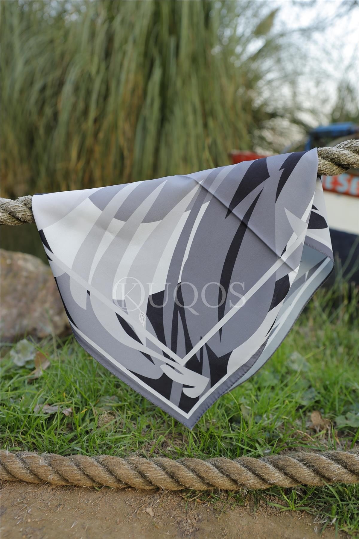 flora-desenli-bandana-gri-39d3e8.webp