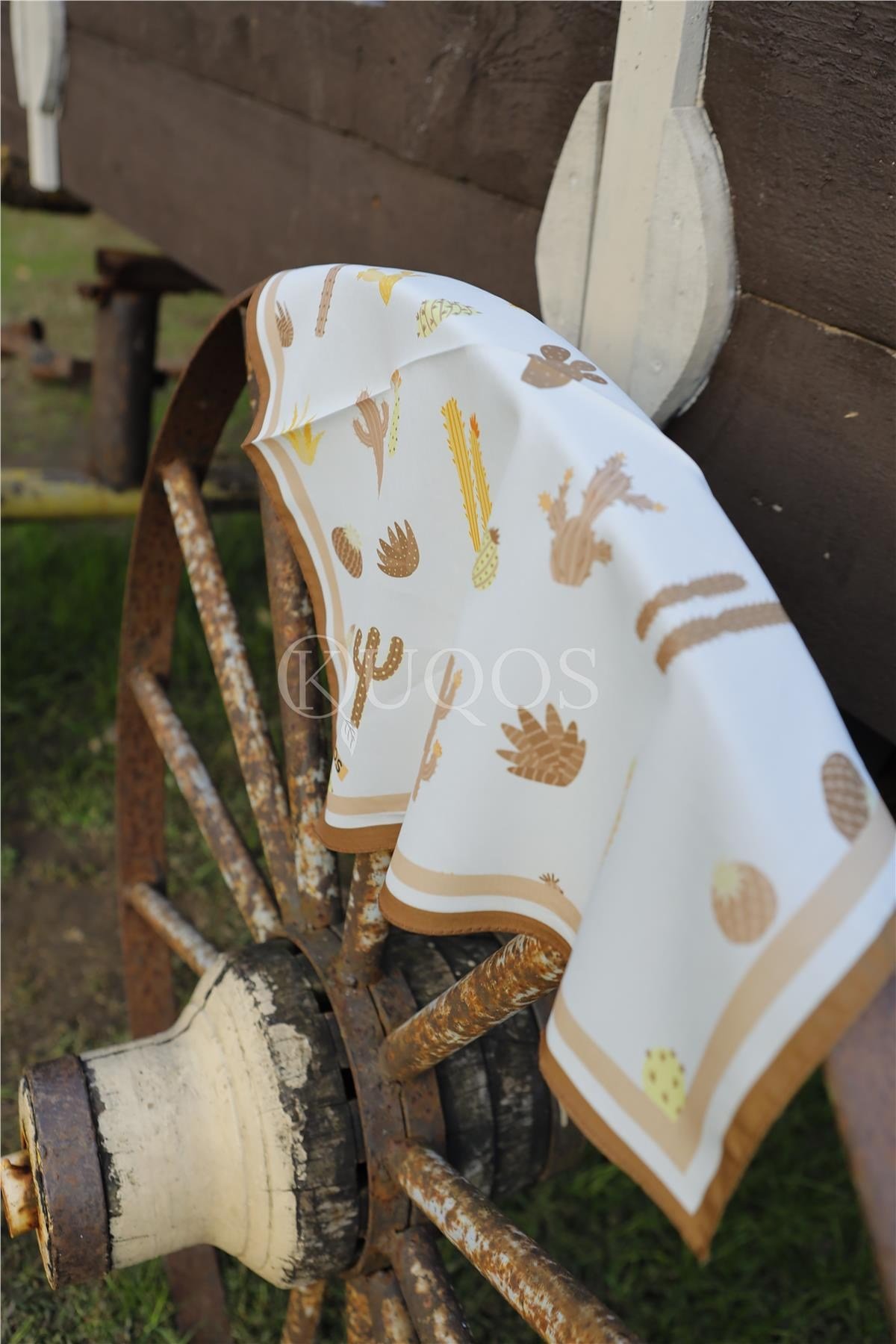 kaktus-desenli-bandana-kahve-e27-08.webp