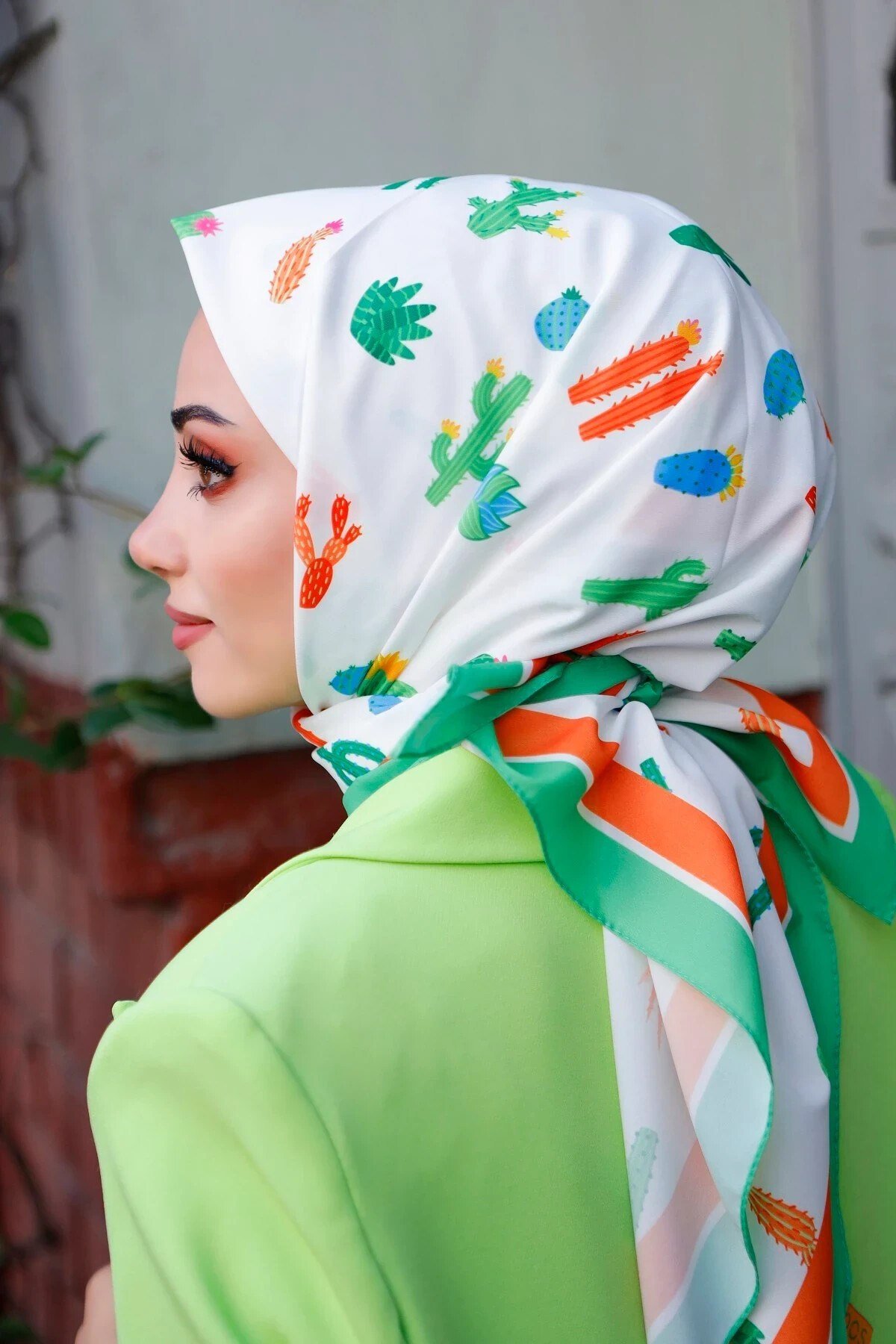 kaktus-desenli-esarp-benetton-9ca5fc.jpg