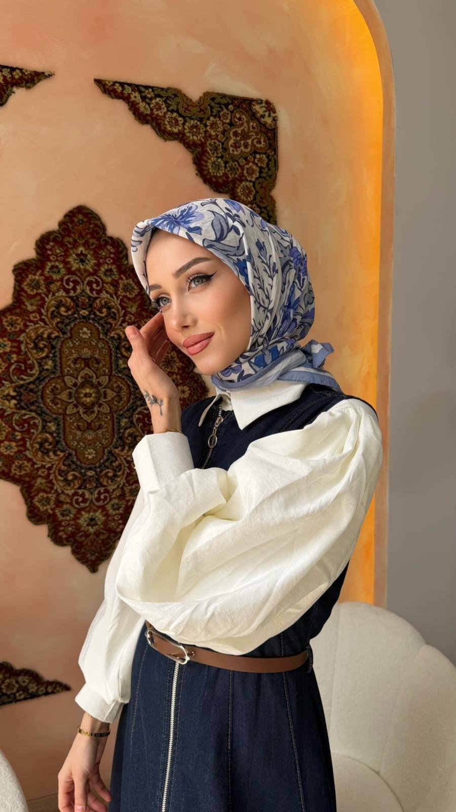 kuqos-zumrut-yoncasi-desenli-naida-esa-920-4c.webp