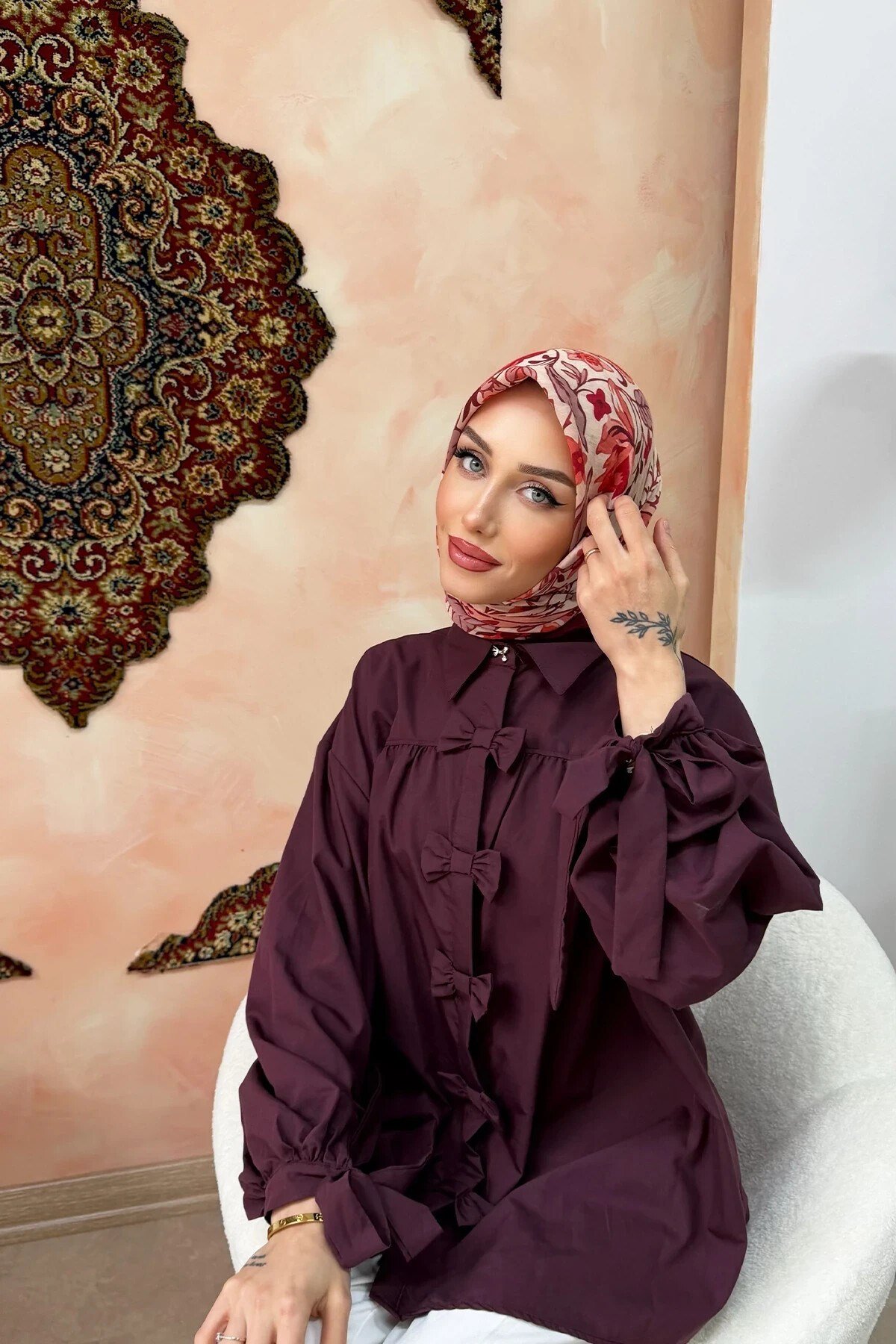 kuqos-zumrut-yoncasi-desenli-naida-esa-b3d702.jpg