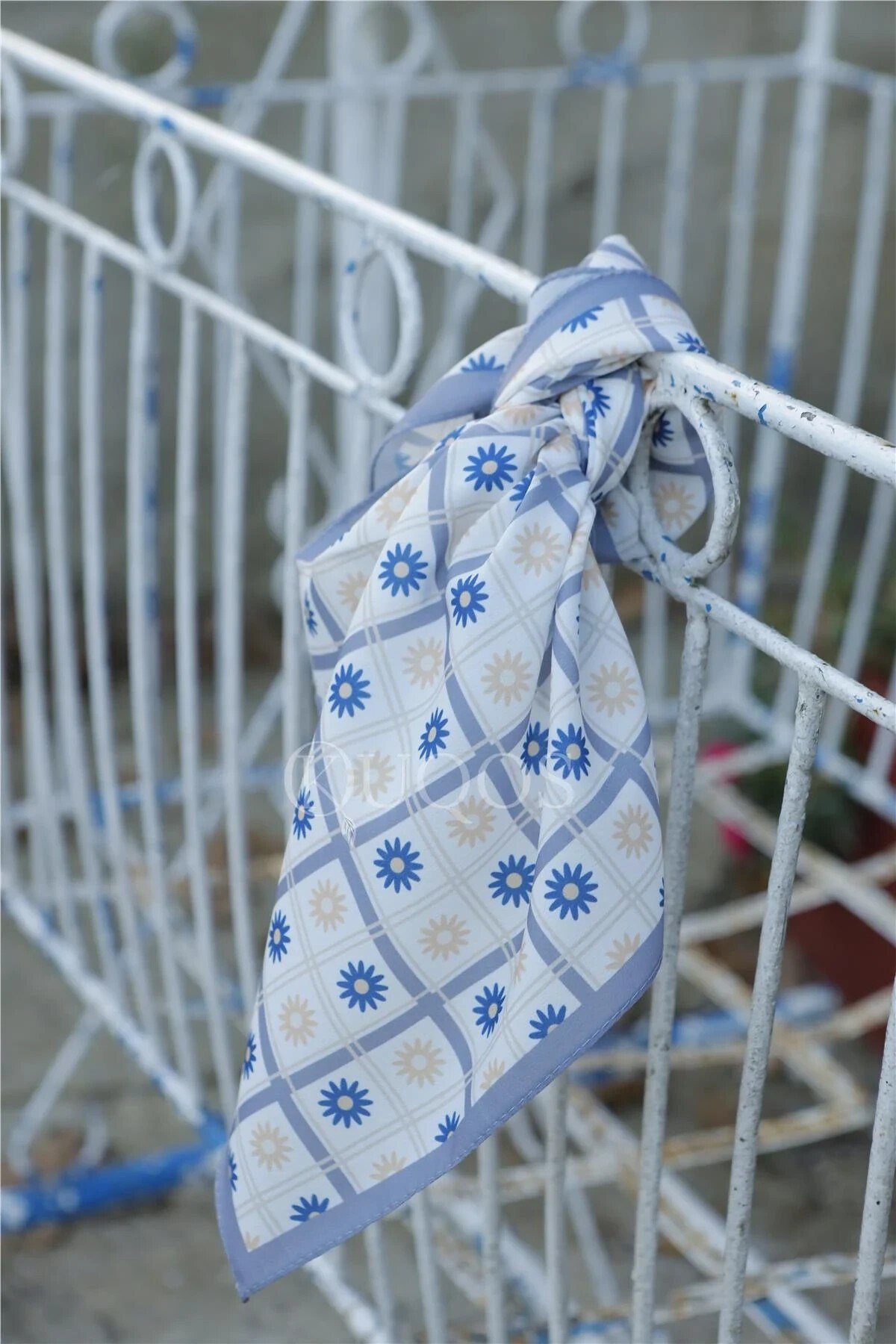 papatya-desenli-bandana-gri-a7b-e8.jpg