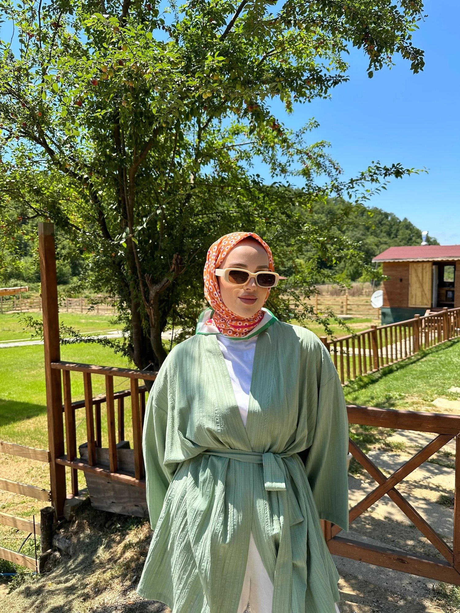 papatya-desenli-esarp-turuncu-890f-e.jpg