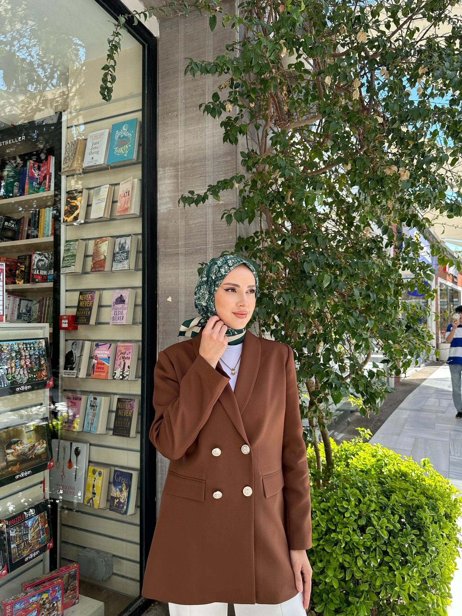 paris-desenli-esarp-zumrut-9dd952.jpg