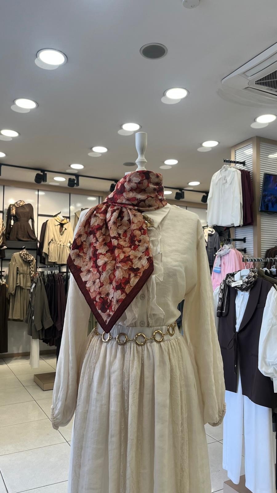 petite-fleur-esarp-bordo-c3f33b.webp