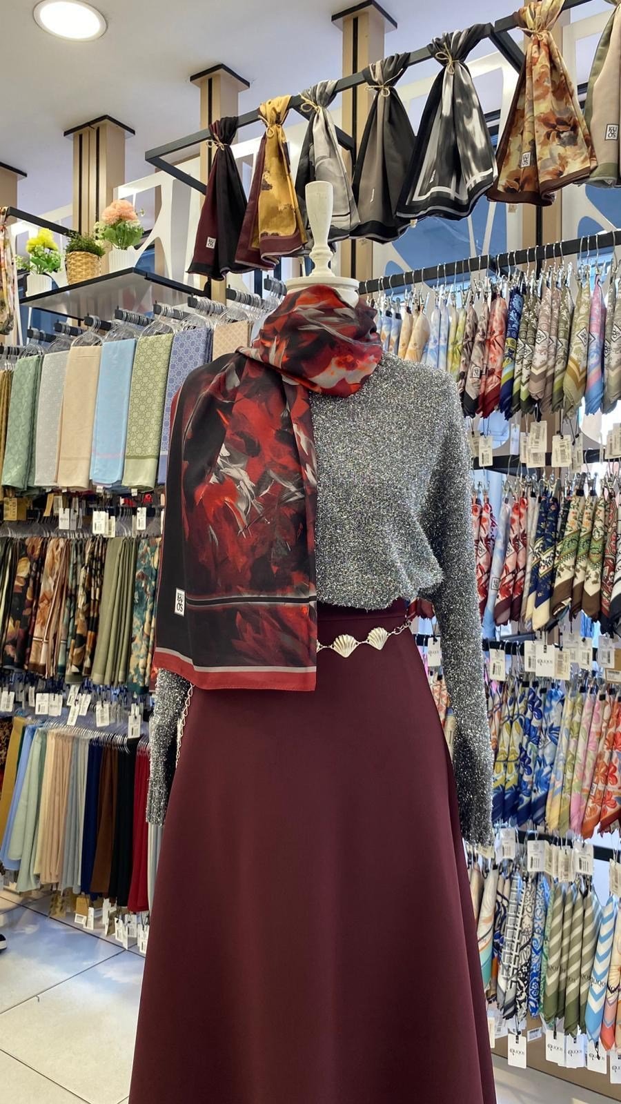 ruya-bahcesi-desenli-sal-bordo-siyah-591bd4.webp