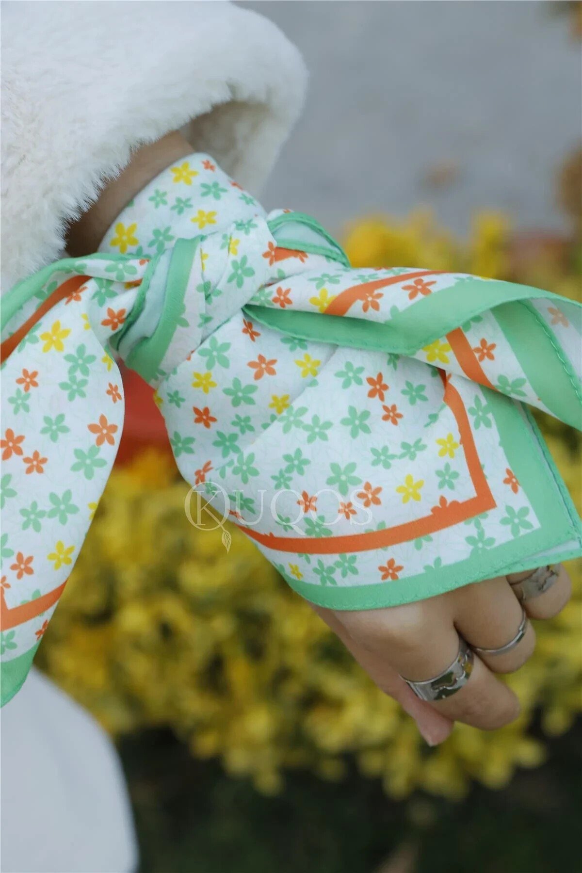 yildiz-desenli-bandana-benetton-a2-549.jpg