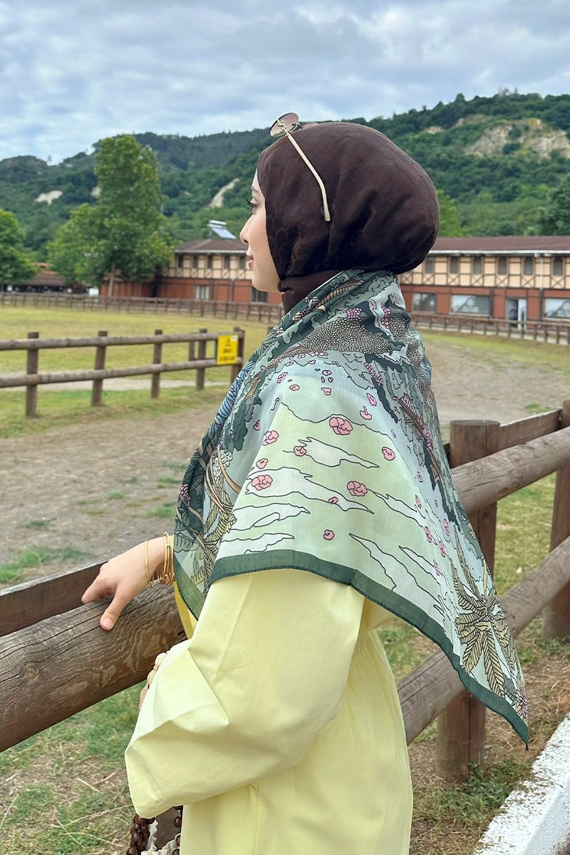 Sakura Vadisi Omuz Şalı