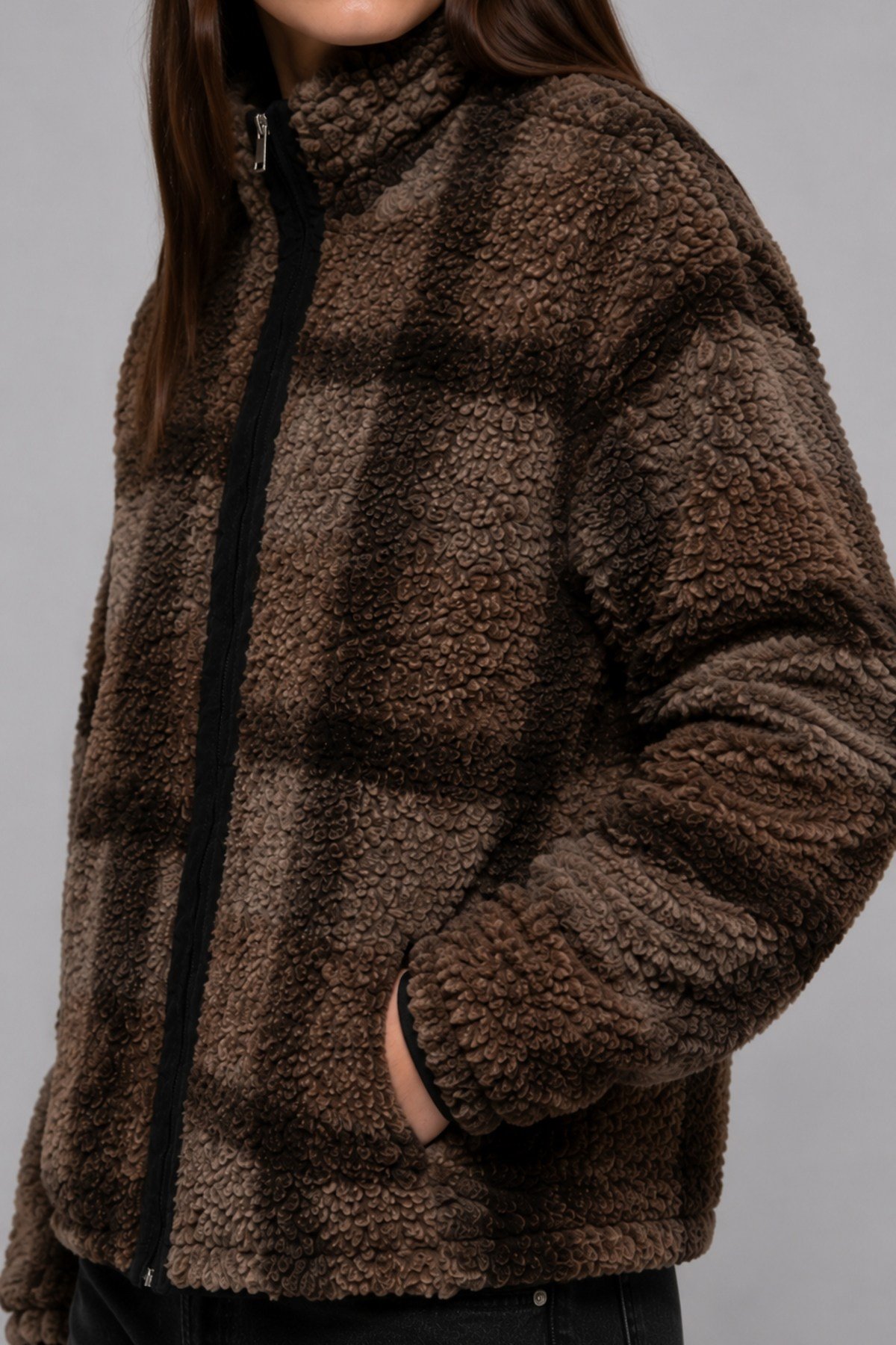 Unisex Kahverengi Vizon Ekose Desenli Yün Karışımlı Peluş Ceket – Dik Yaka, Fermuarlı