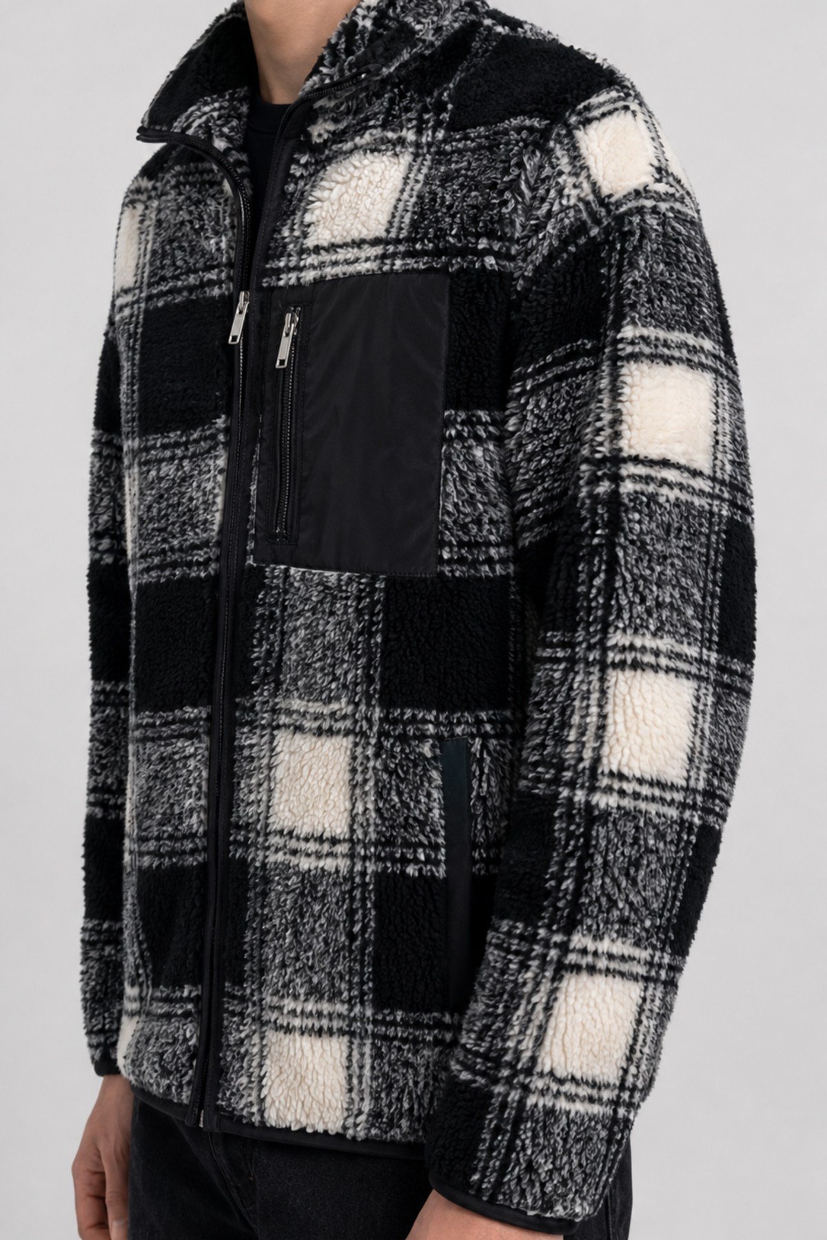 Unisex Siyah Beyaz Ekru Kareli Ekose Desenli Peluş Mont – Dik Yaka, Fermuarlı, Çok Cepli, Oversize