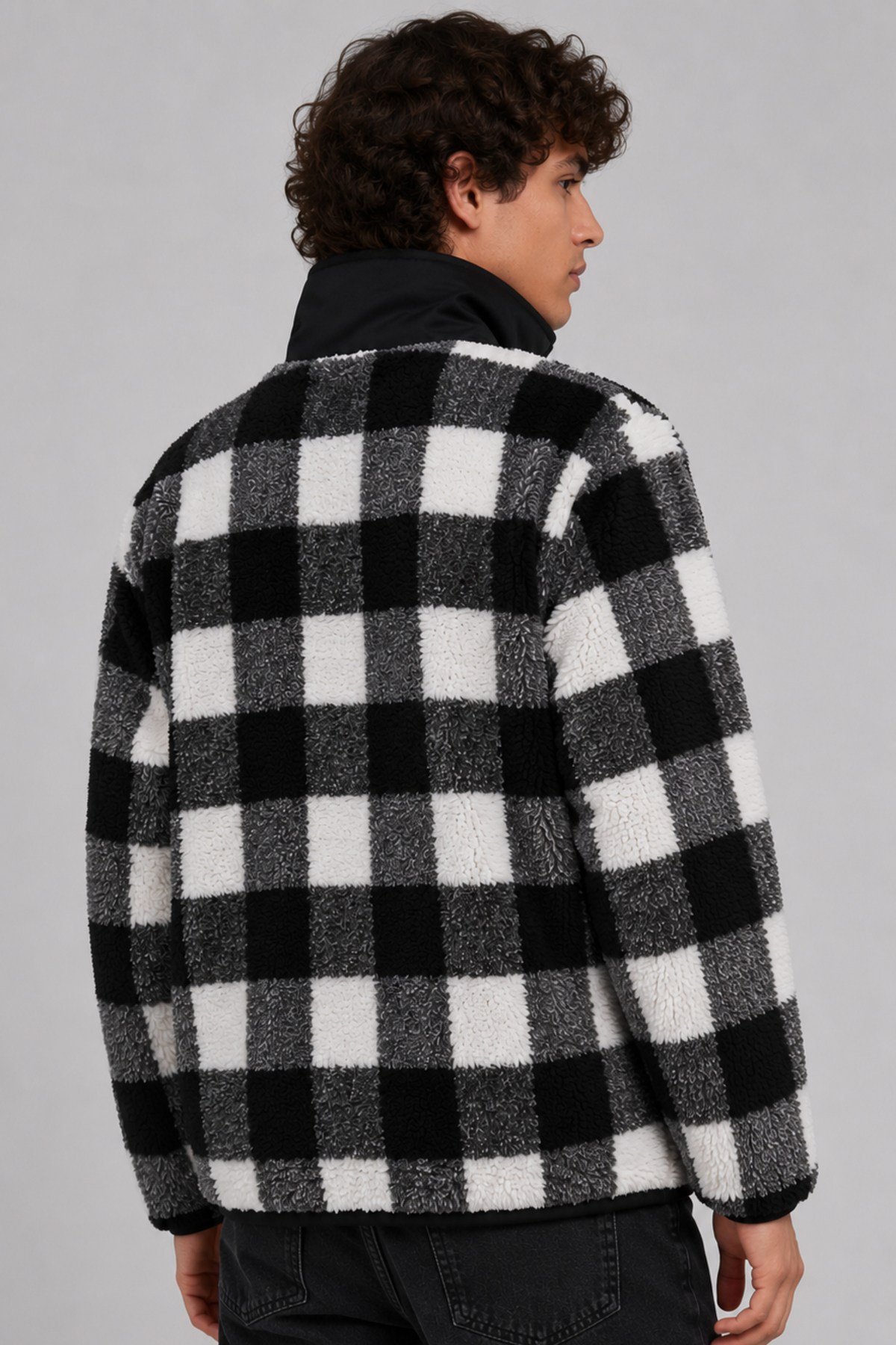Unisex Siyah Beyaz Kareli Peluş Ceket – Dik Yaka, Fermuarlı, Cepli