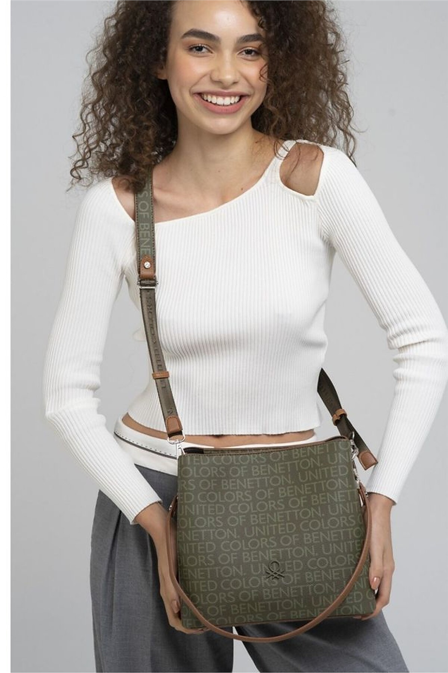 Benetton Monogram Kadın Çapraz Askılı Çanta