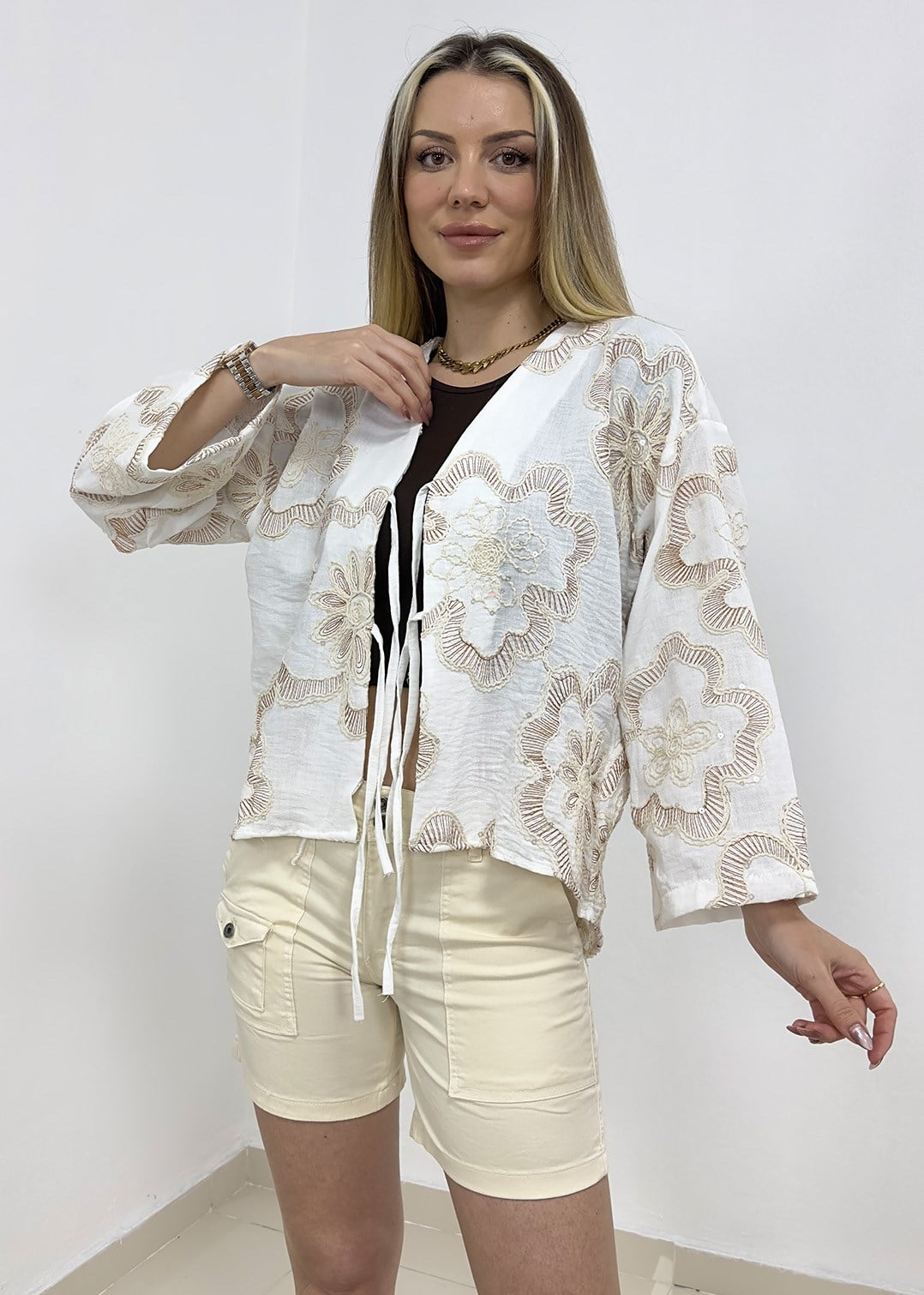 Çiçek Desen Nakışlı Pul İşlemeli Kimono - Kahverengi