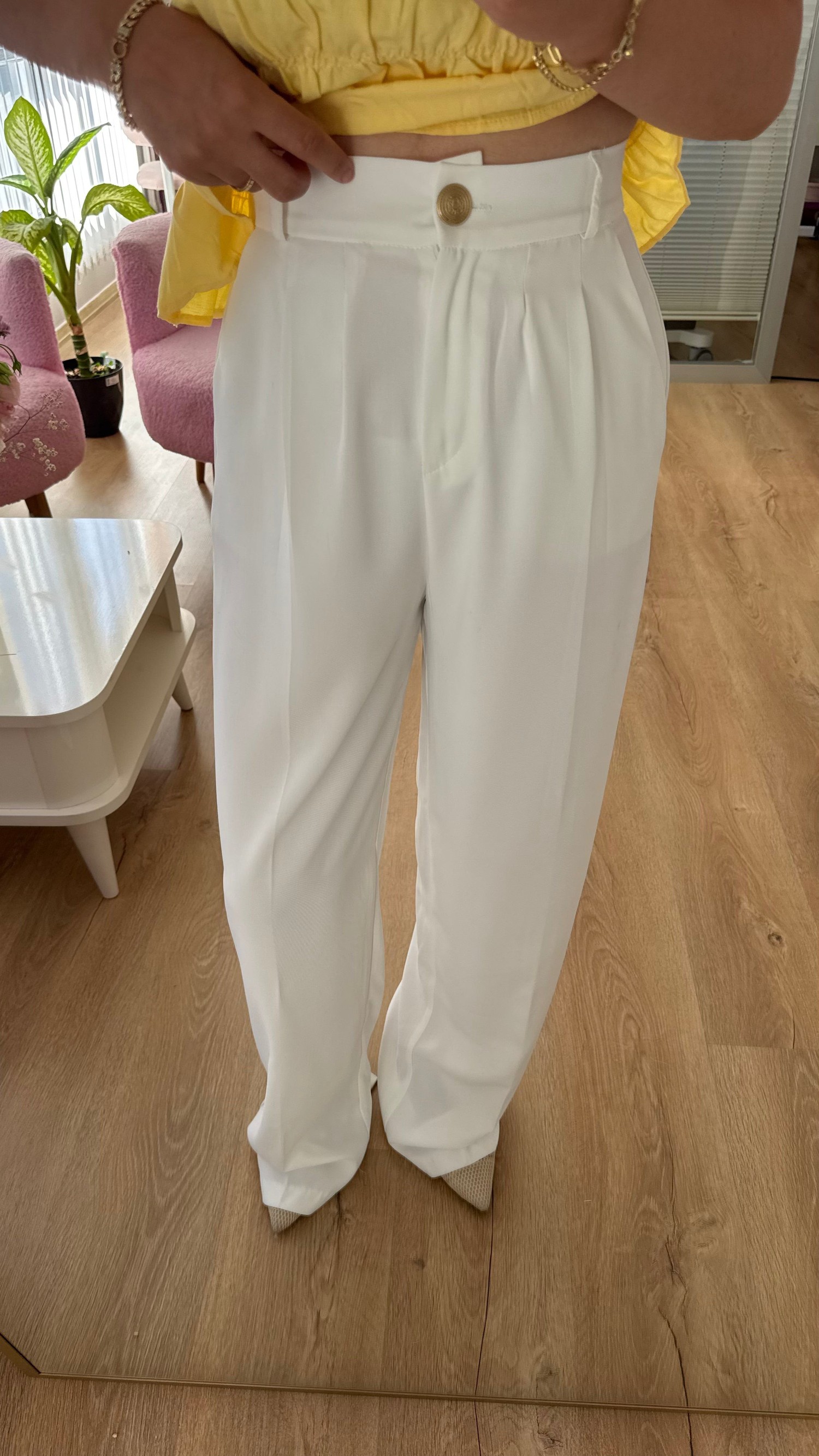 BEYAZ GOLD DÜĞMELİ PİLELİ KLASİK PANTOLON