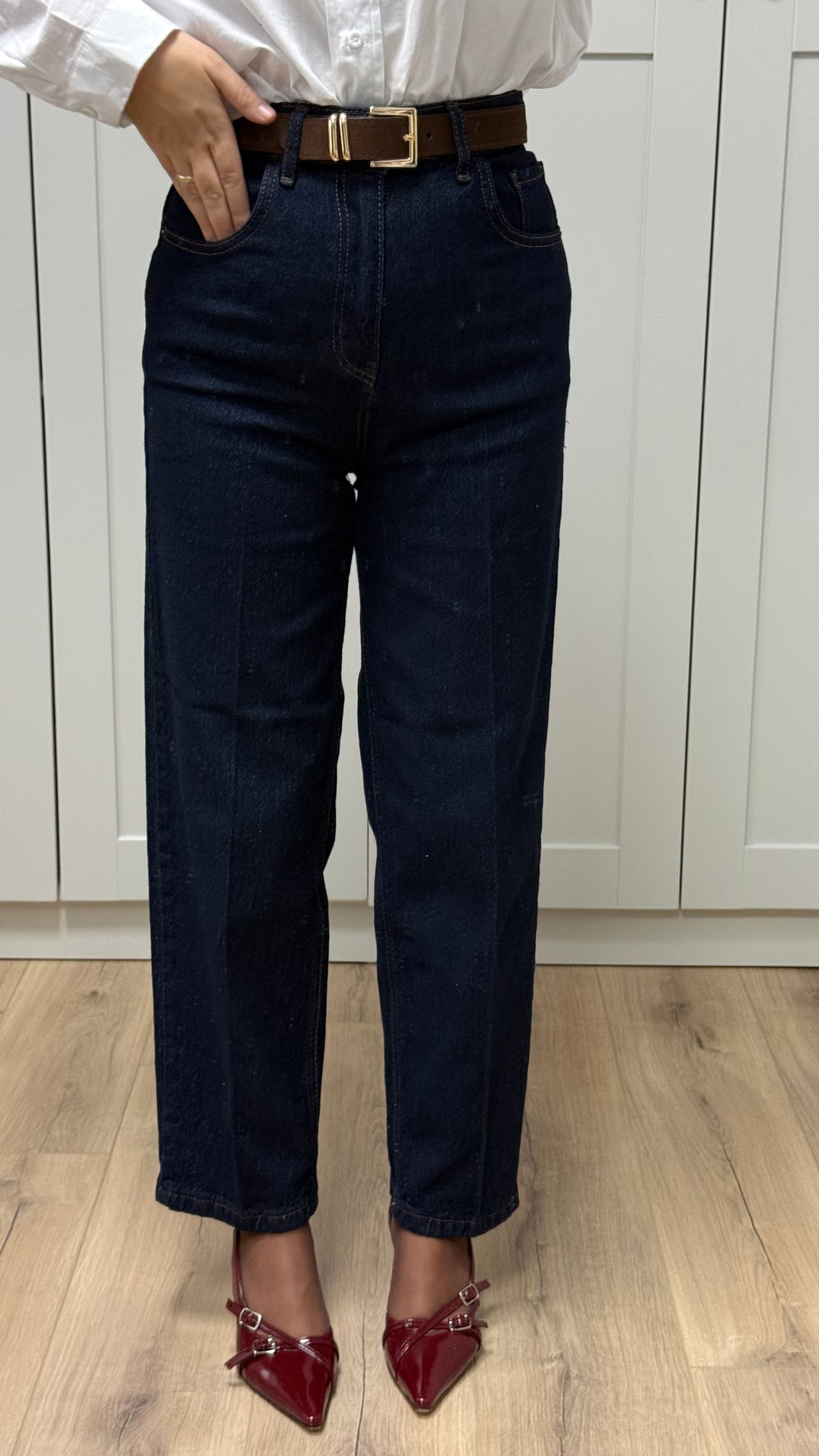 SÜET KEMERLİ BOYFİT JEAN PANTOLON