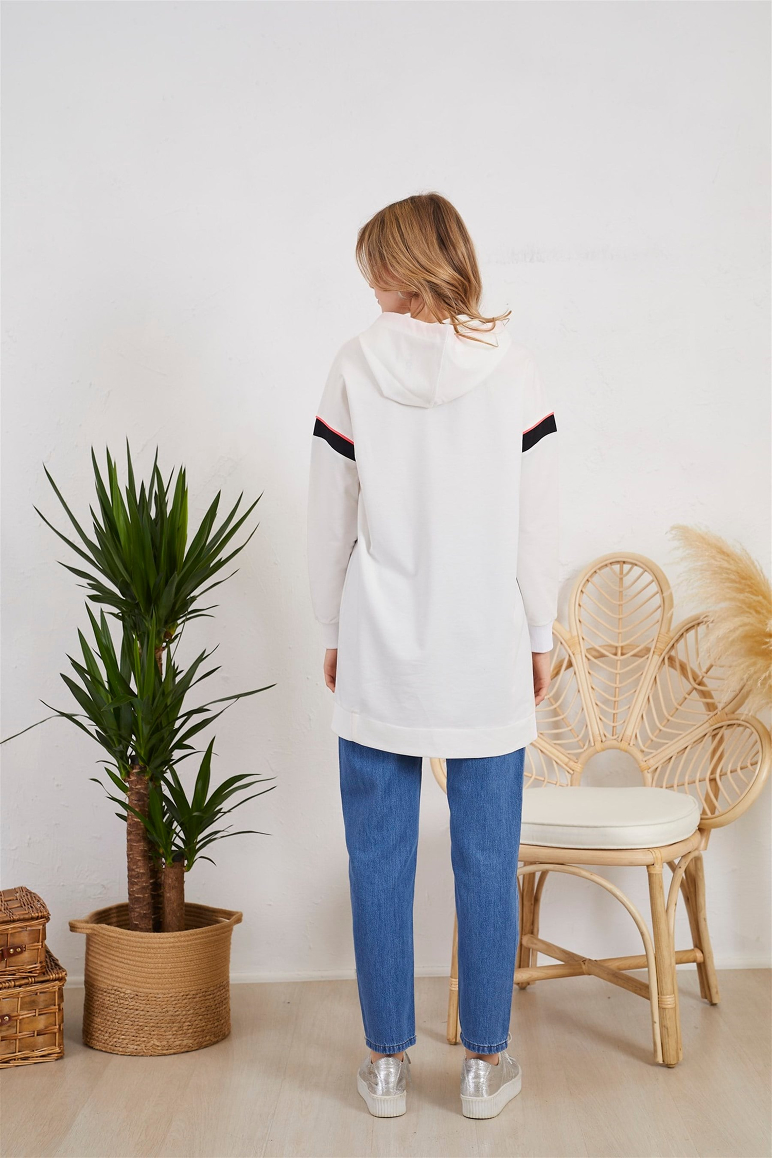 BASKILI SWEATSHIRT