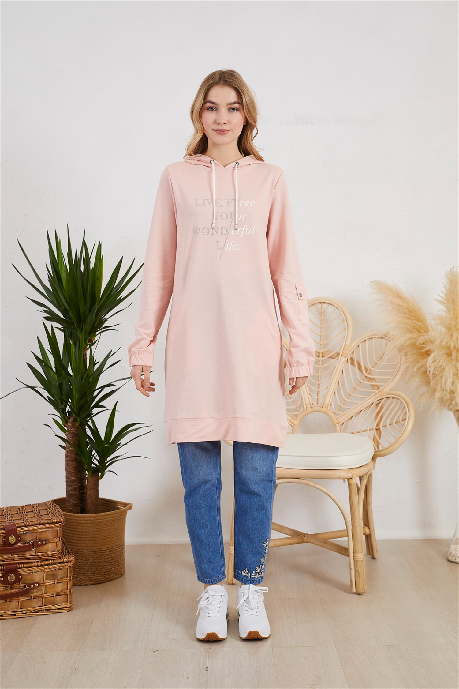 CEP AKSESUARLI BASKILI SWEATSHIRT