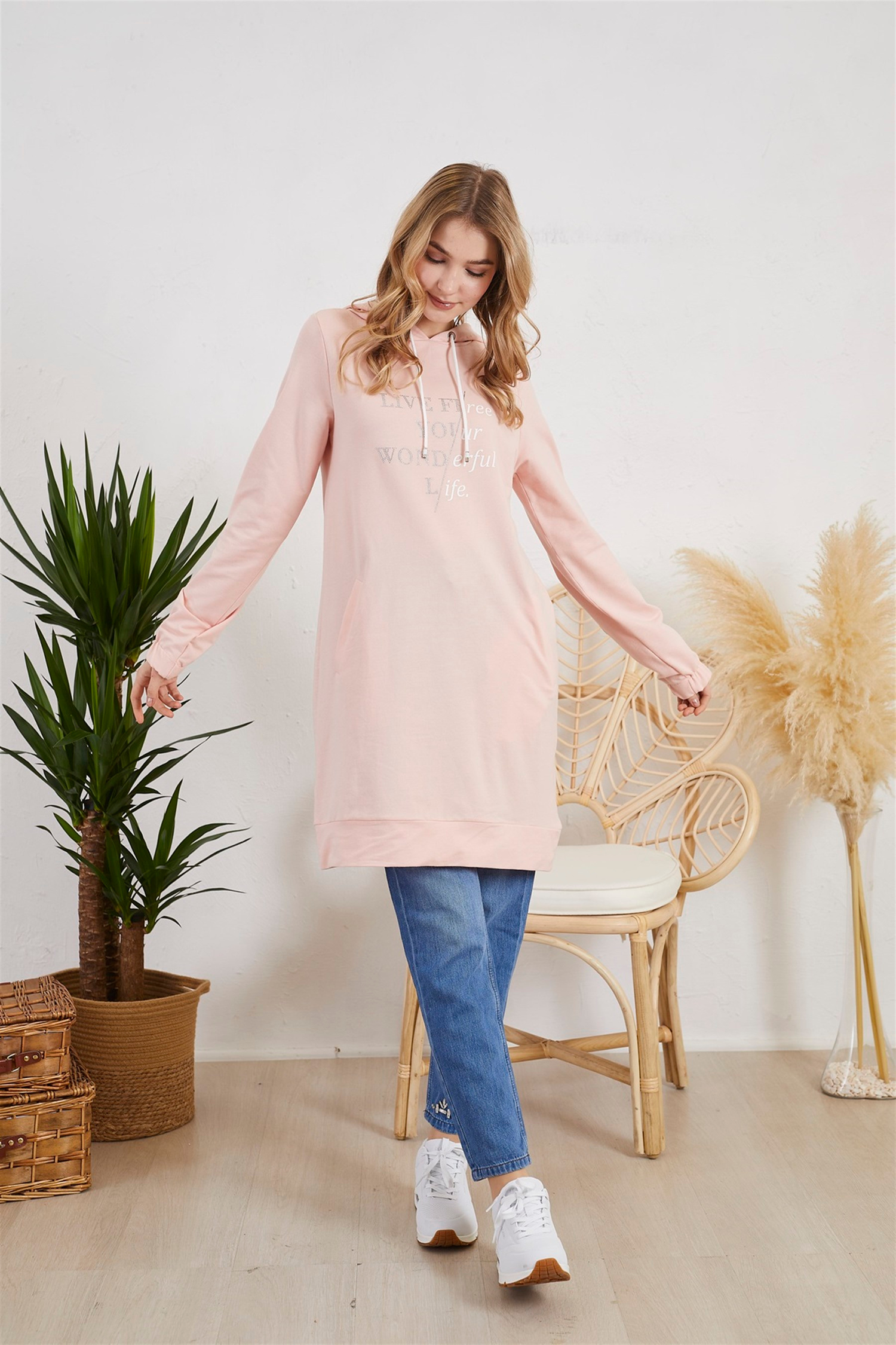 CEP AKSESUARLI BASKILI SWEATSHIRT