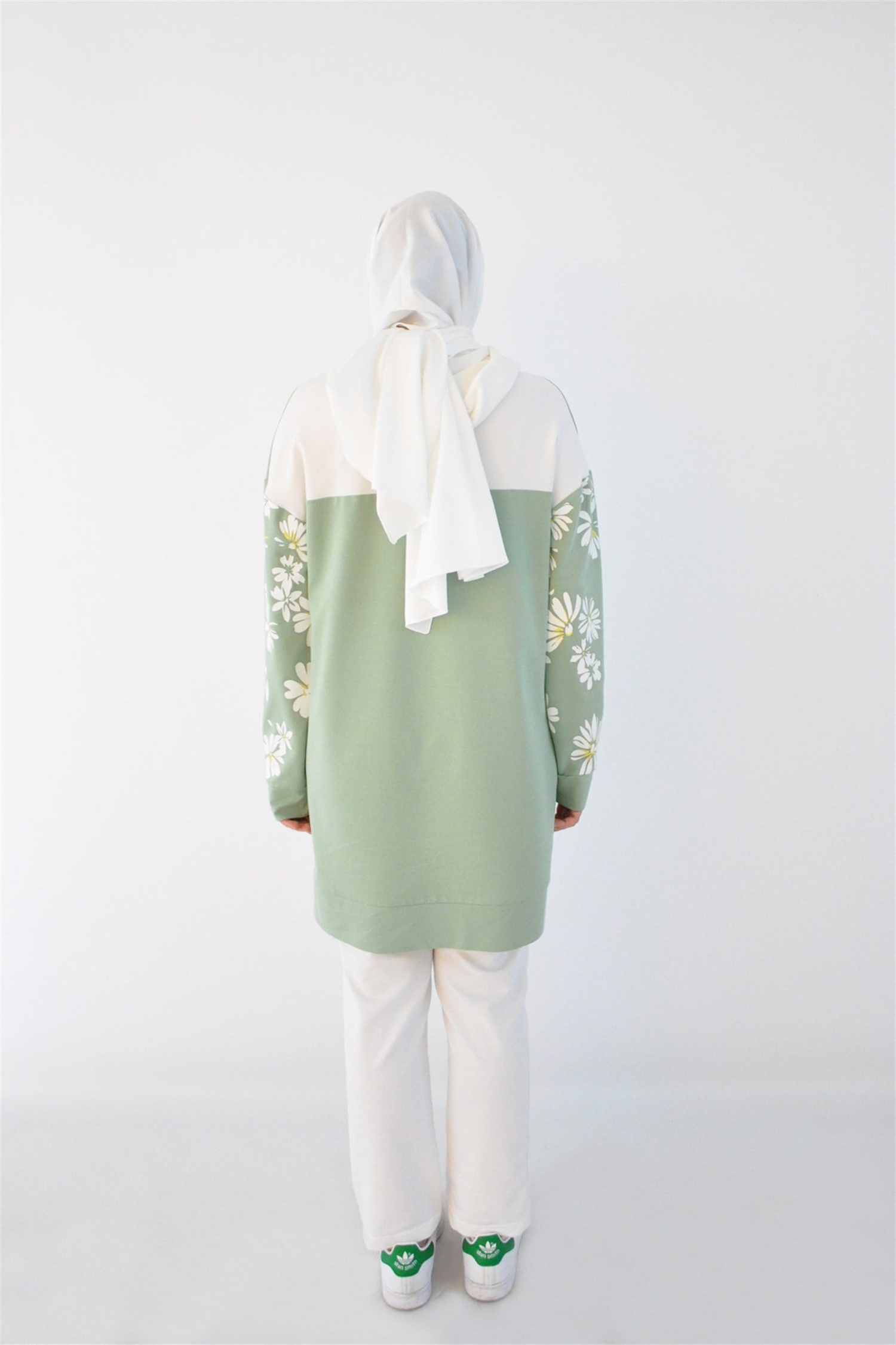 ÇİÇEK BASKILI SWEATSHIRT