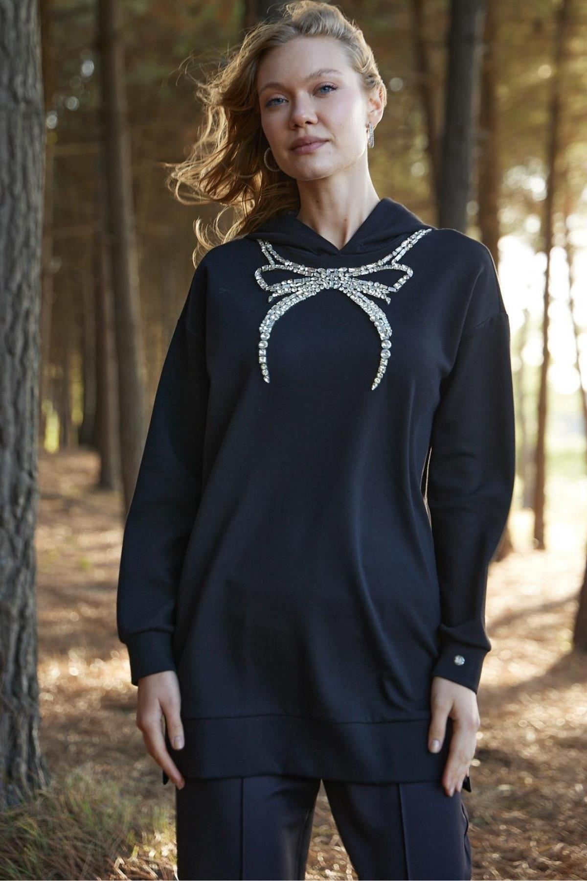 FİYONK TAŞLI KAPÜŞONLU SWATSHIRT