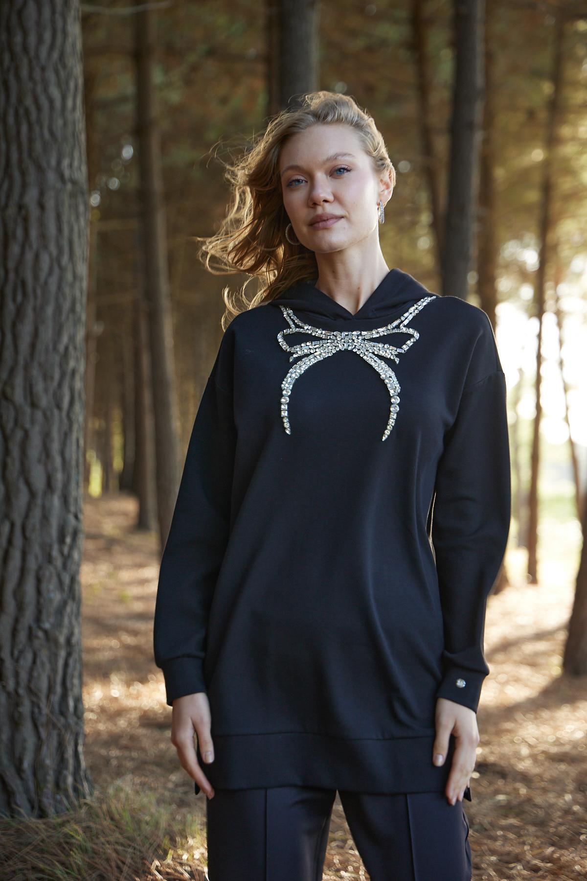 FİYONK TAŞLI KAPÜŞONLU SWATSHIRT