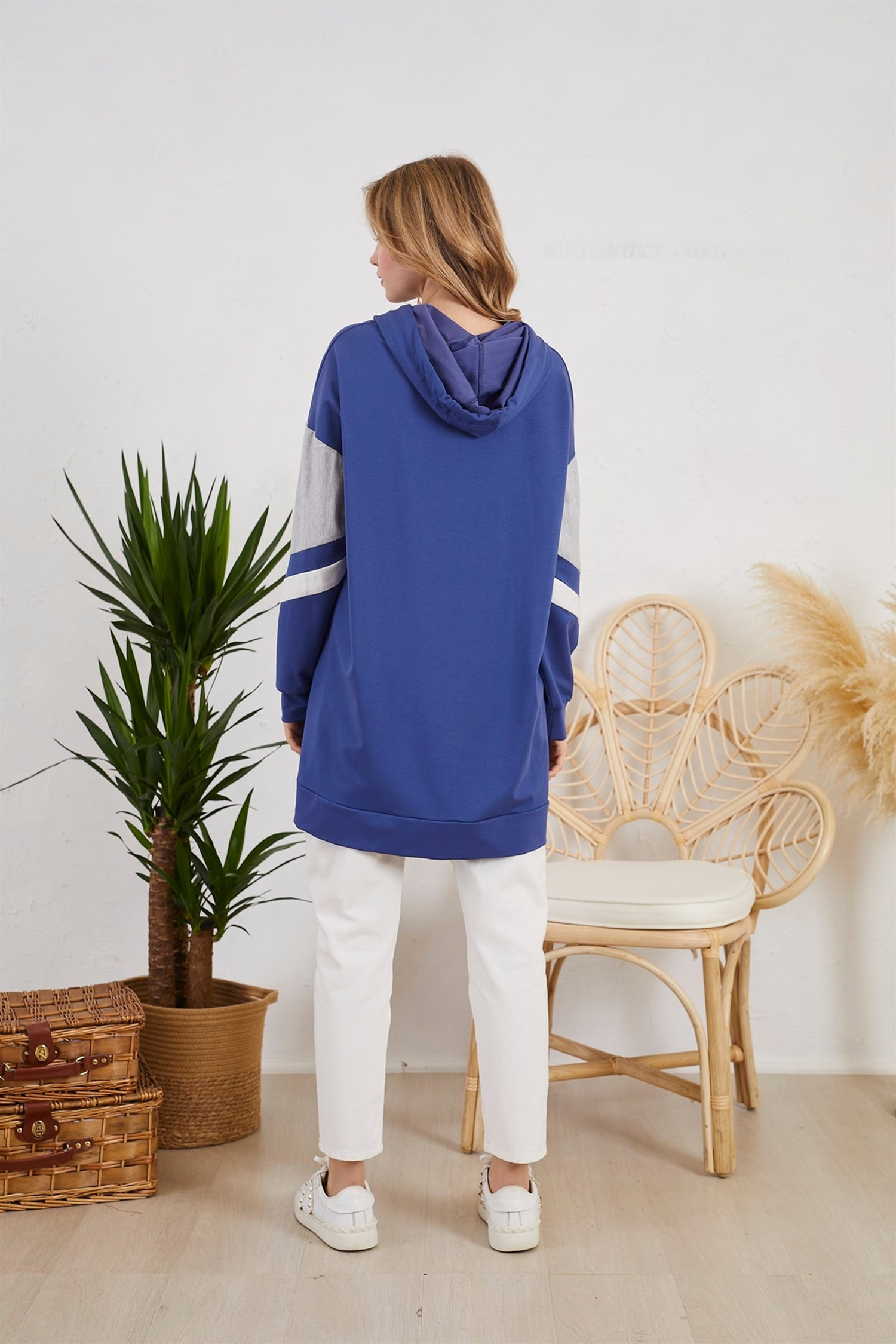 KOLU YAZI BASKILI SWEATSHİRT