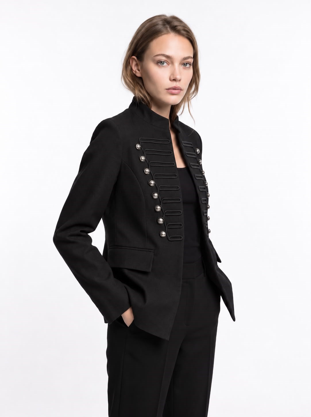 NAKIŞ  DETAYLI  DÜĞMELİ BLAZER  CEKET