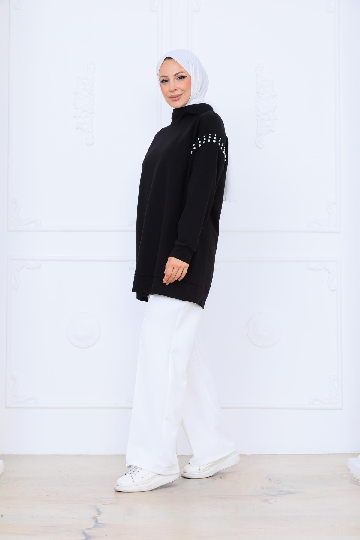 TAŞ DETAYLI DİK YAKA SWEATSHIRT