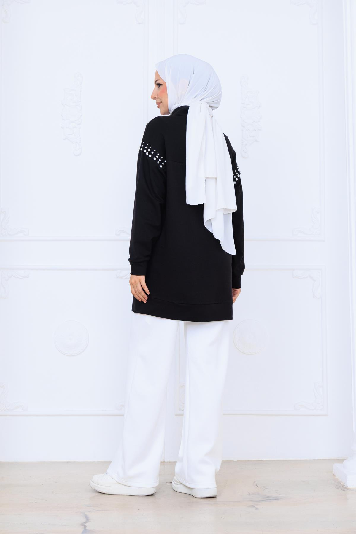 TAŞ DETAYLI DİK YAKA SWEATSHIRT