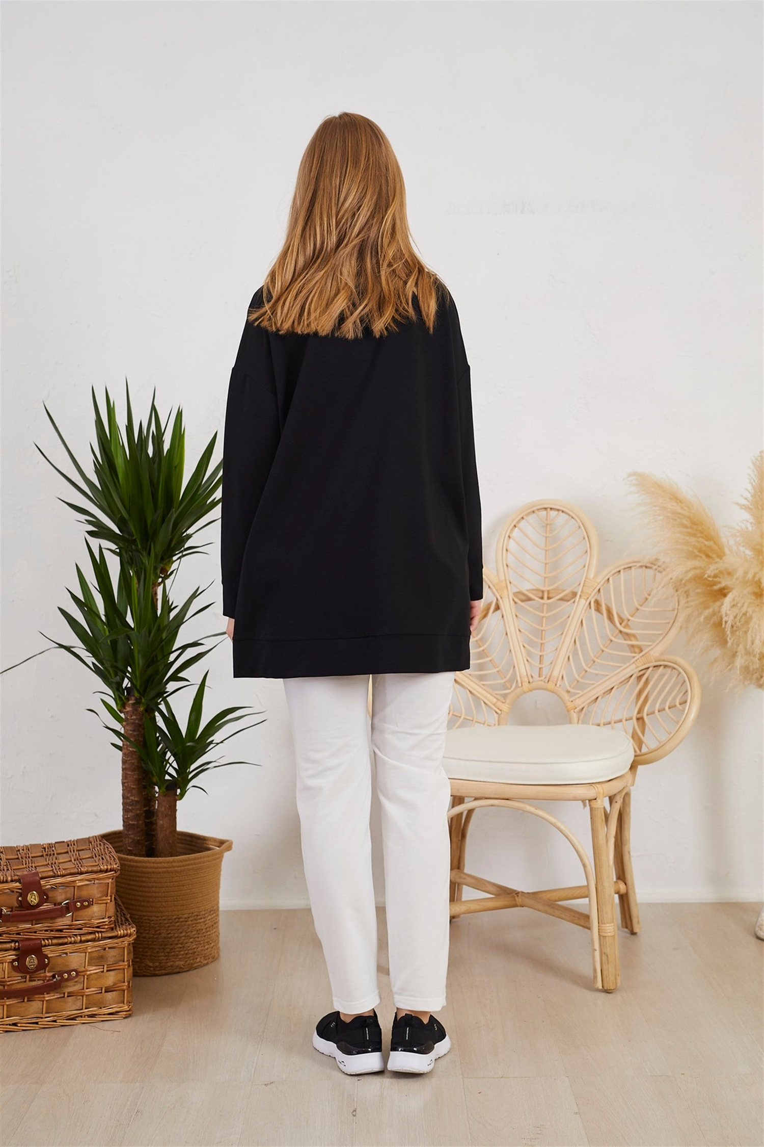 TAŞ DETAYLI SWEATSHIRT